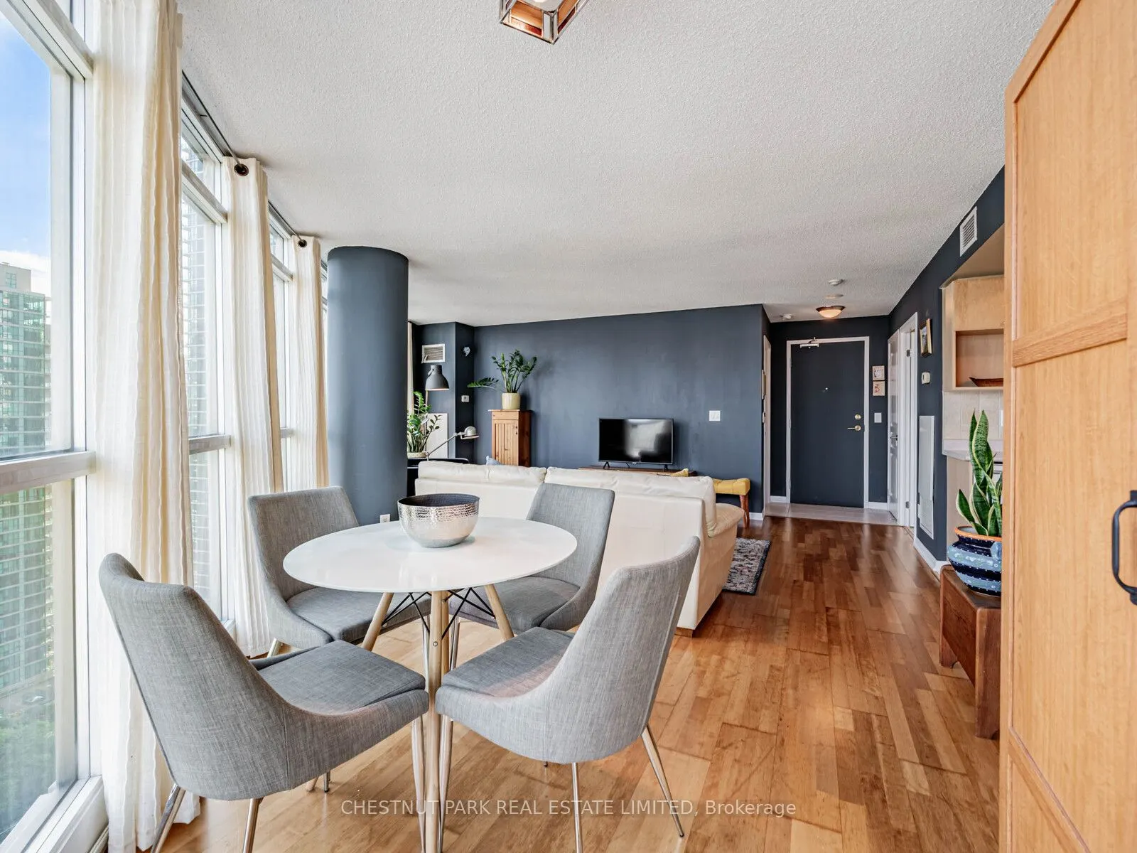 18 Yonge Street, #2211