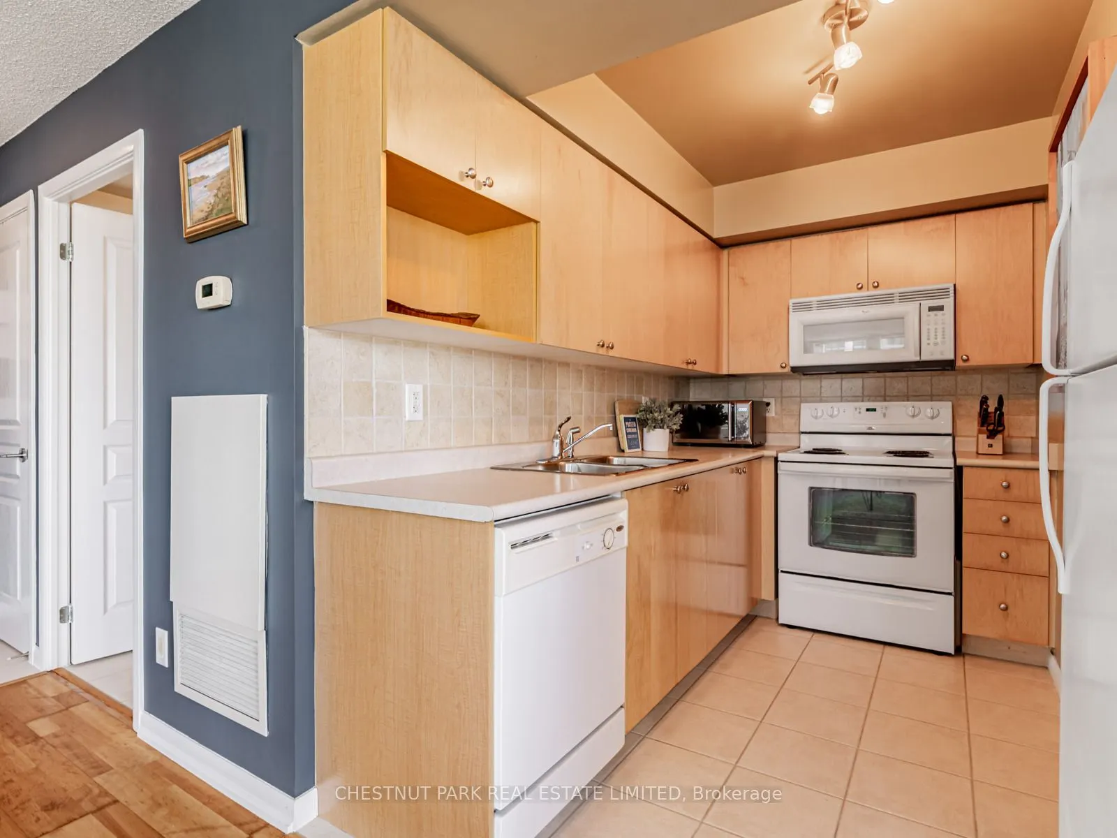 18 Yonge Street, #2211
