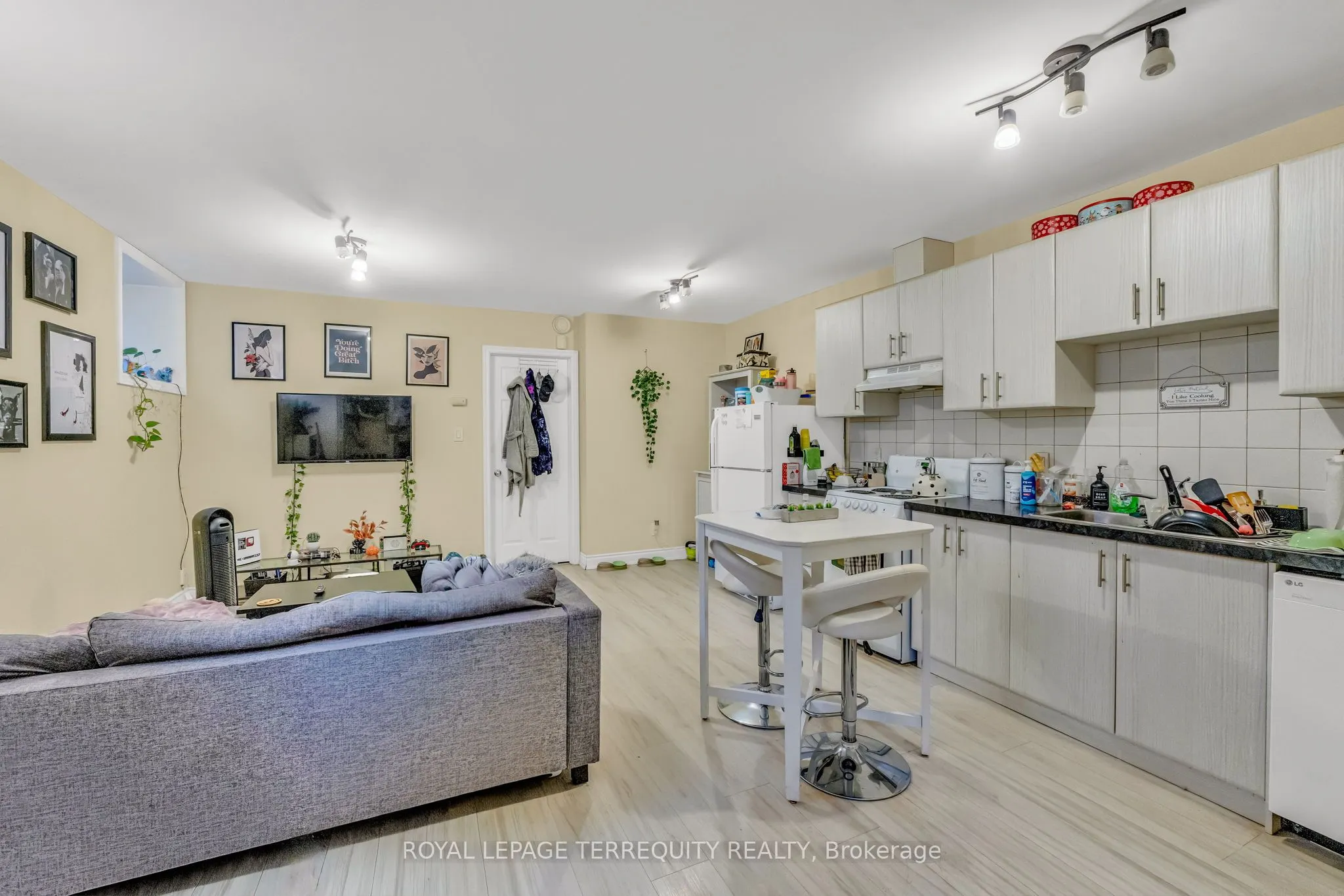 51 Claxton Boulevard