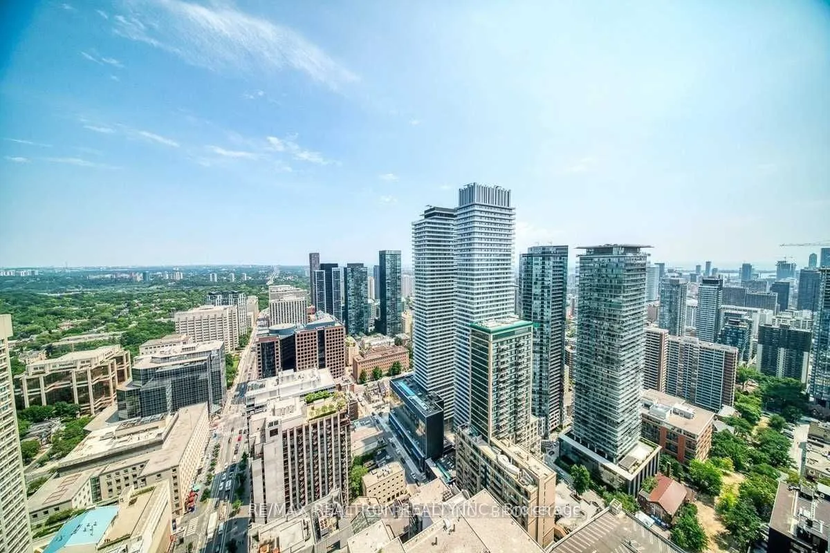 1 Bloor Street E, #4202