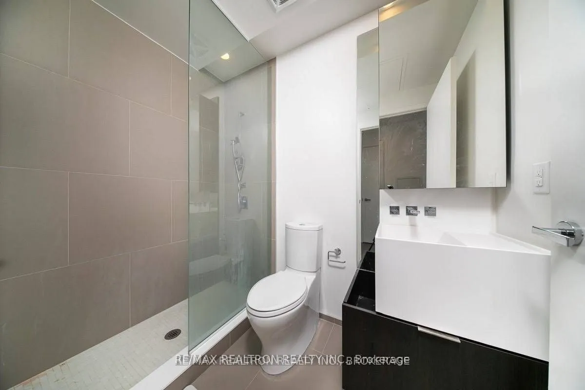 1 Bloor Street E, #4202