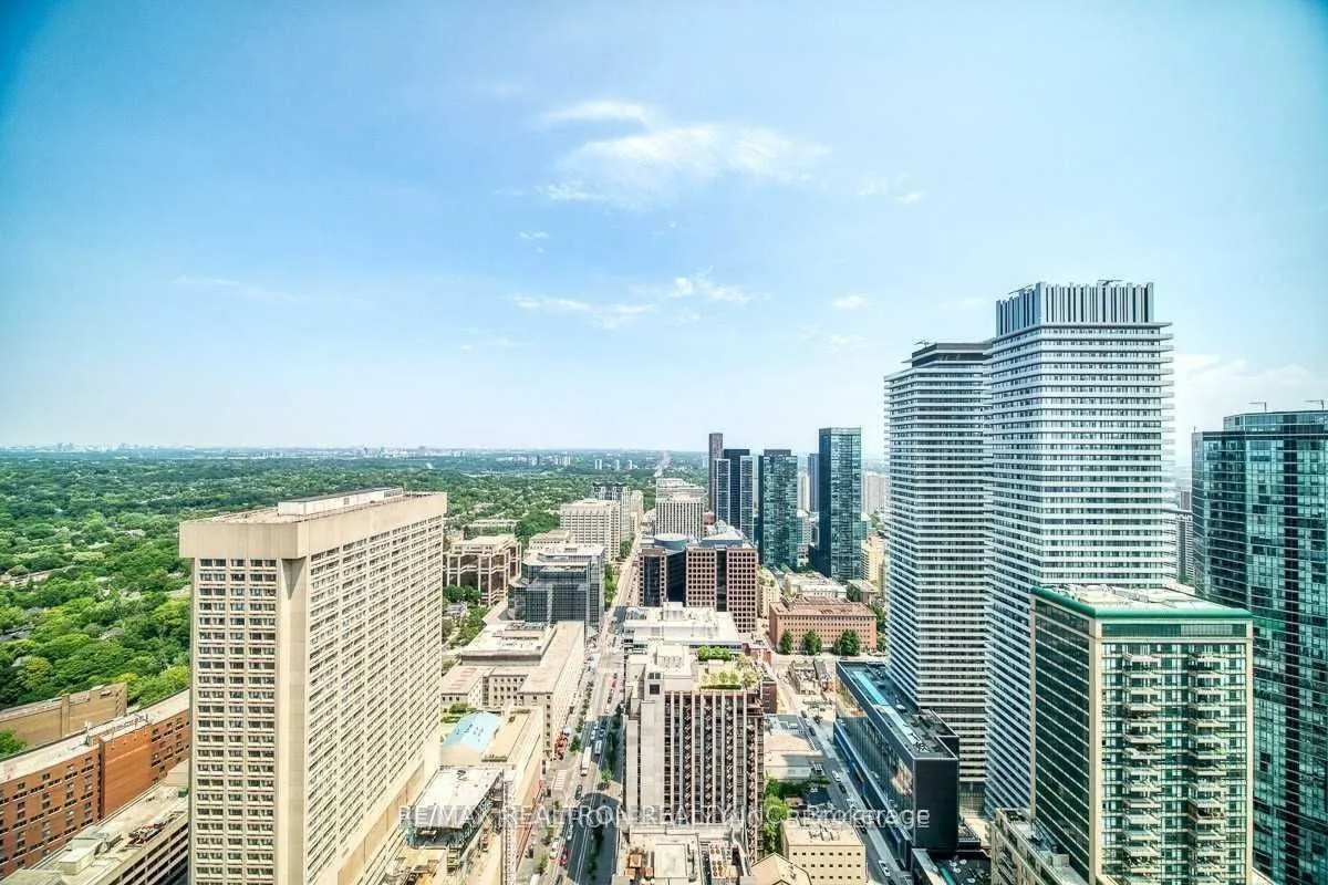 1 Bloor Street E, #4202