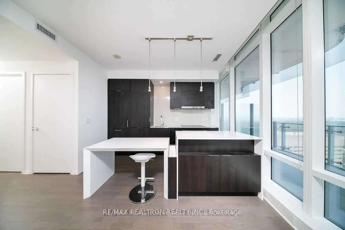 1 Bloor Street E, #4202