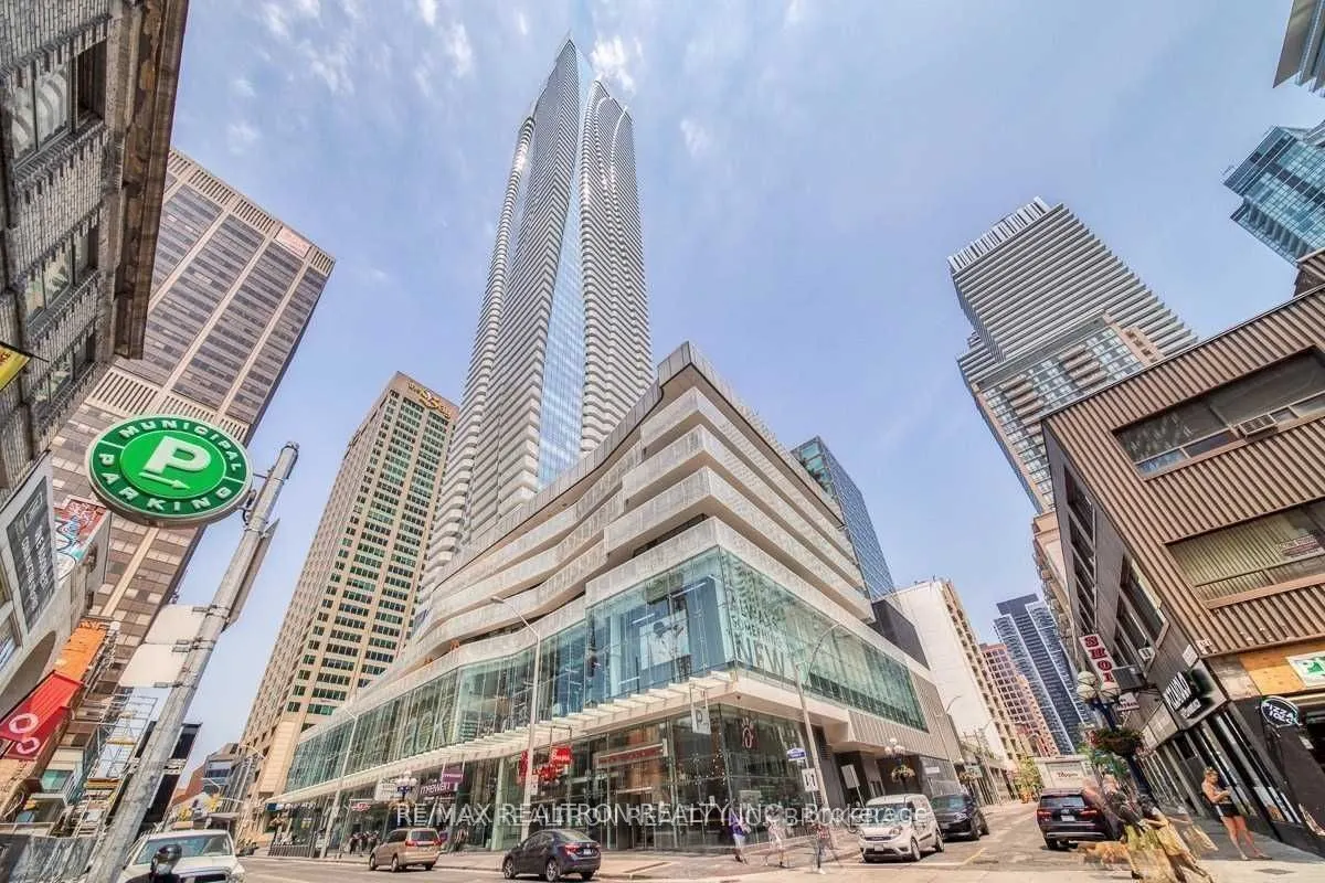 1 Bloor Street E, #4202