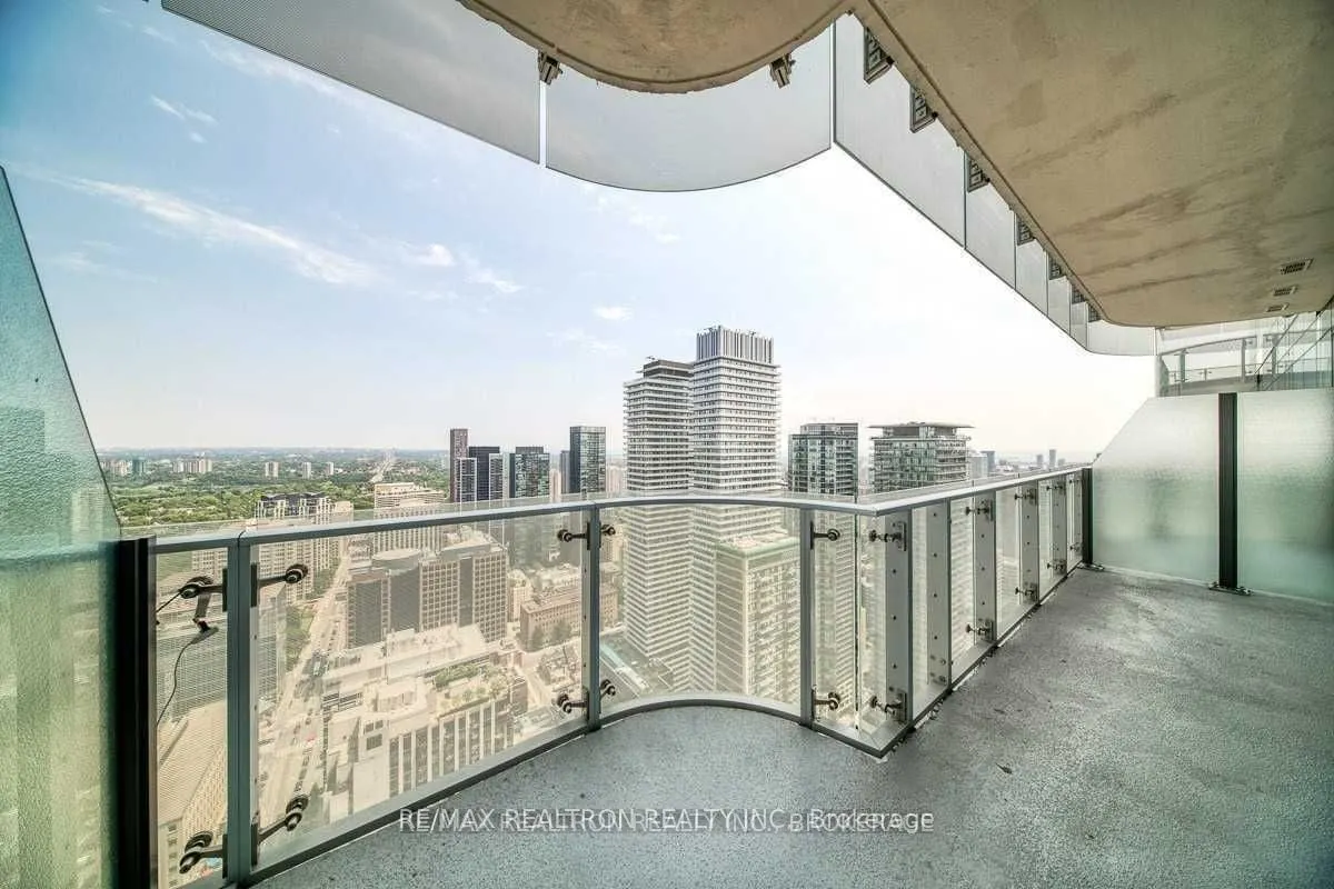 1 Bloor Street E, #4202