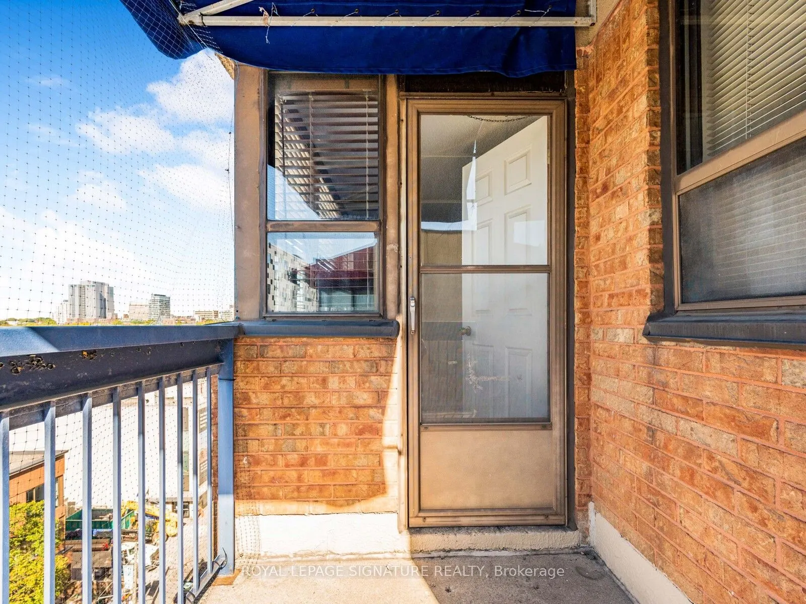 105 Mc Caul Street, #901