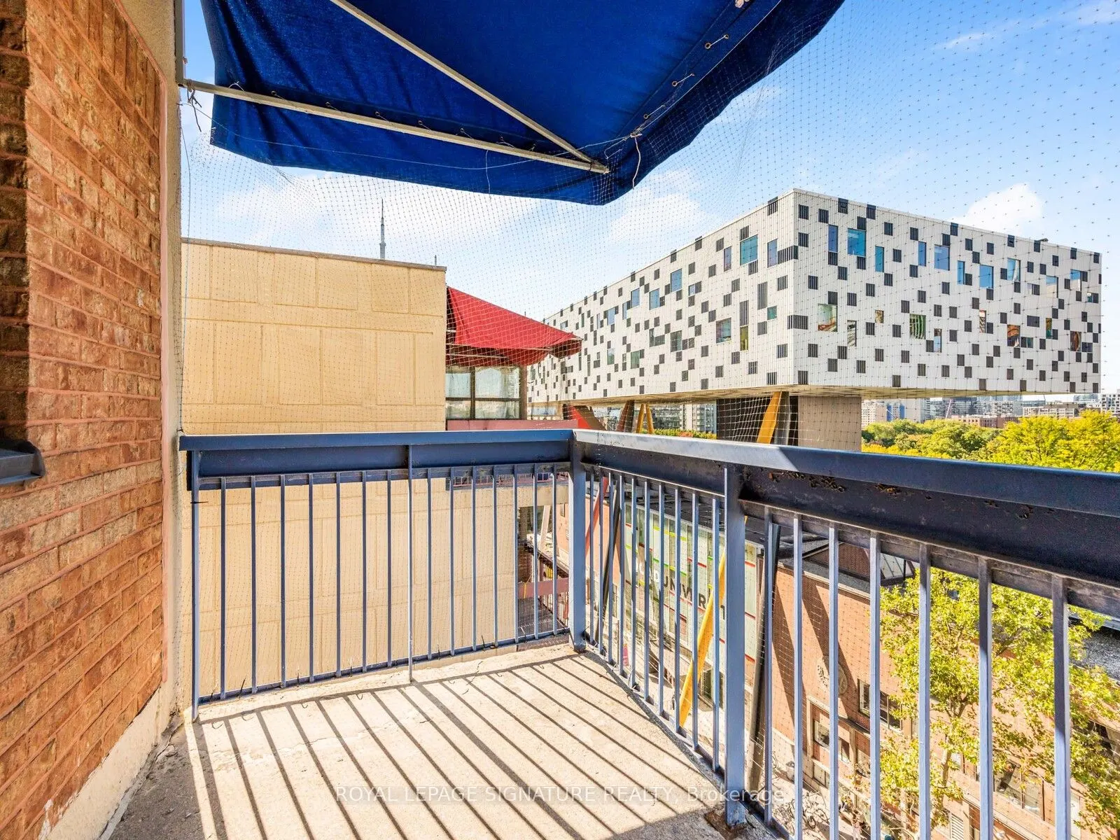 105 Mc Caul Street, #901
