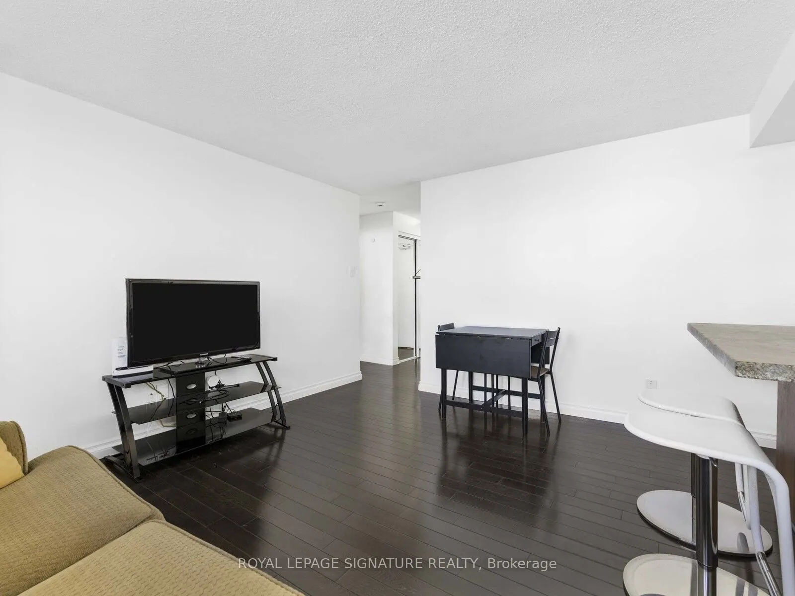 105 Mc Caul Street, #901