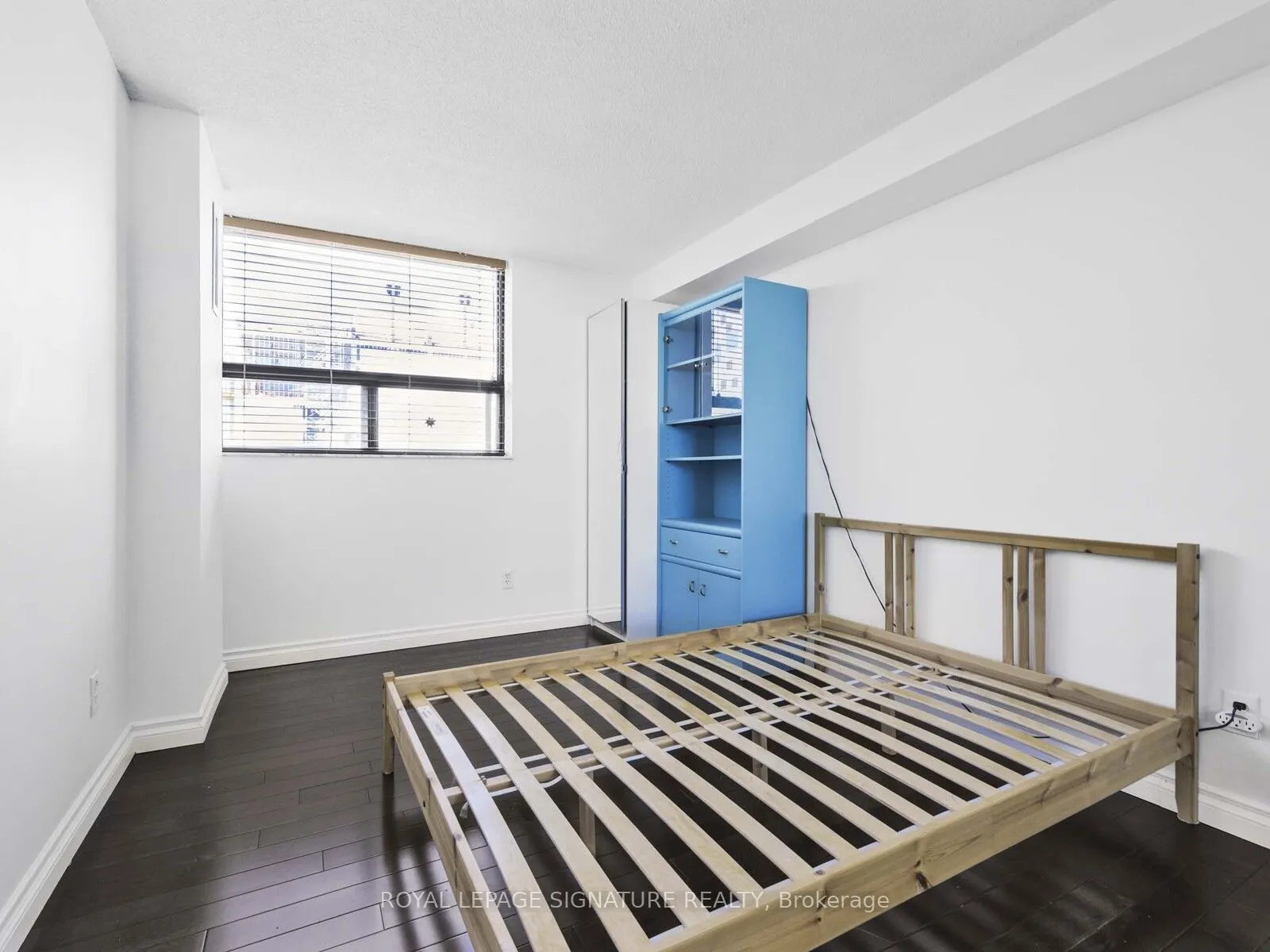 105 Mc Caul Street, #901