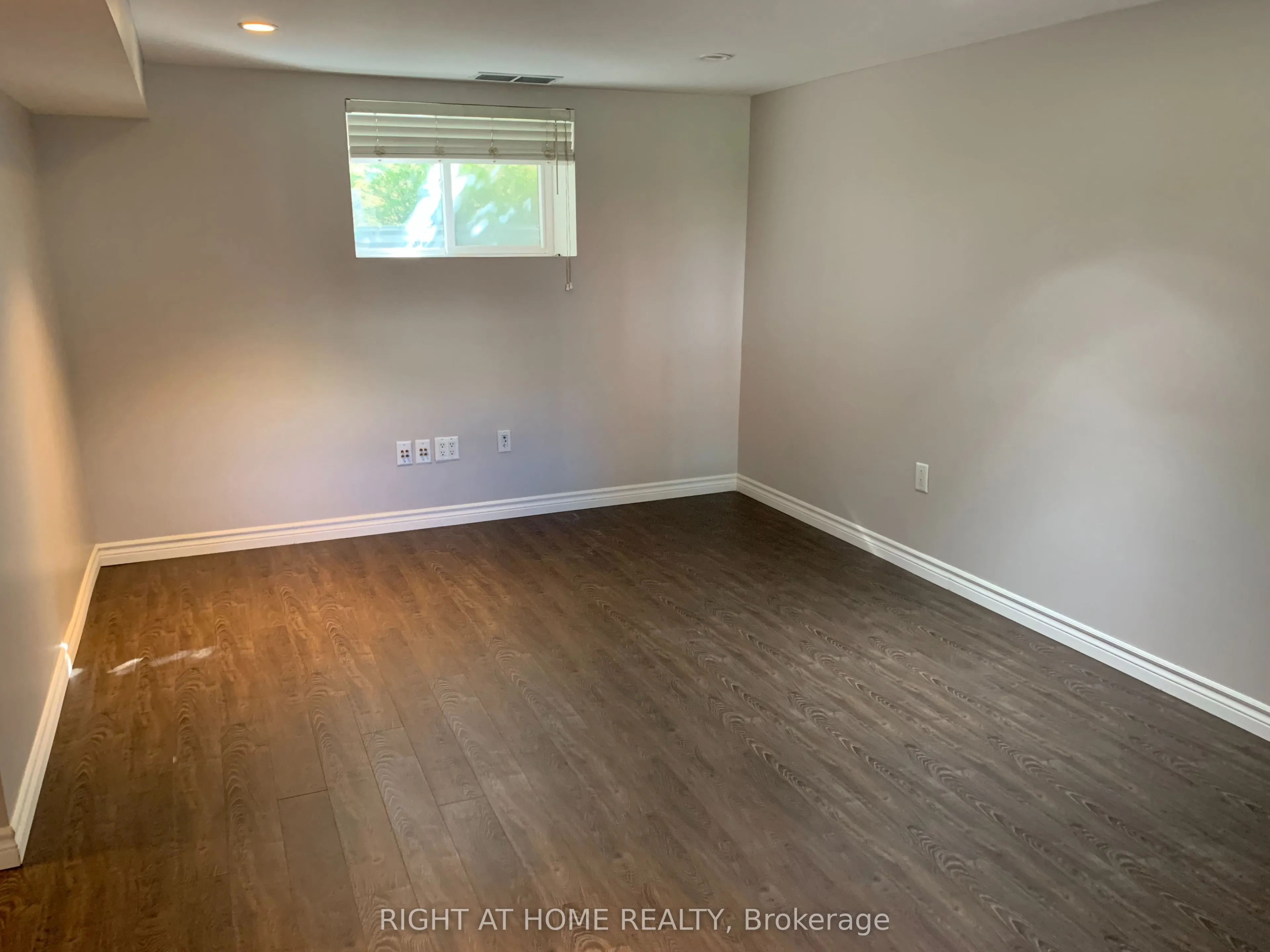 497 Broadway Avenue