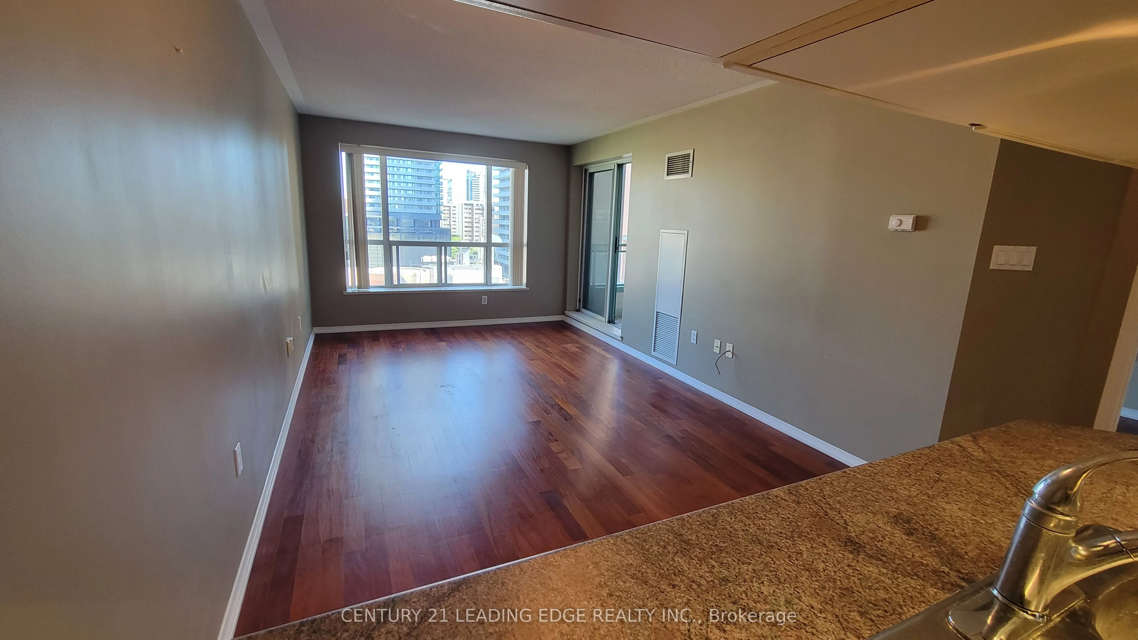 887 Bay Street, #1002