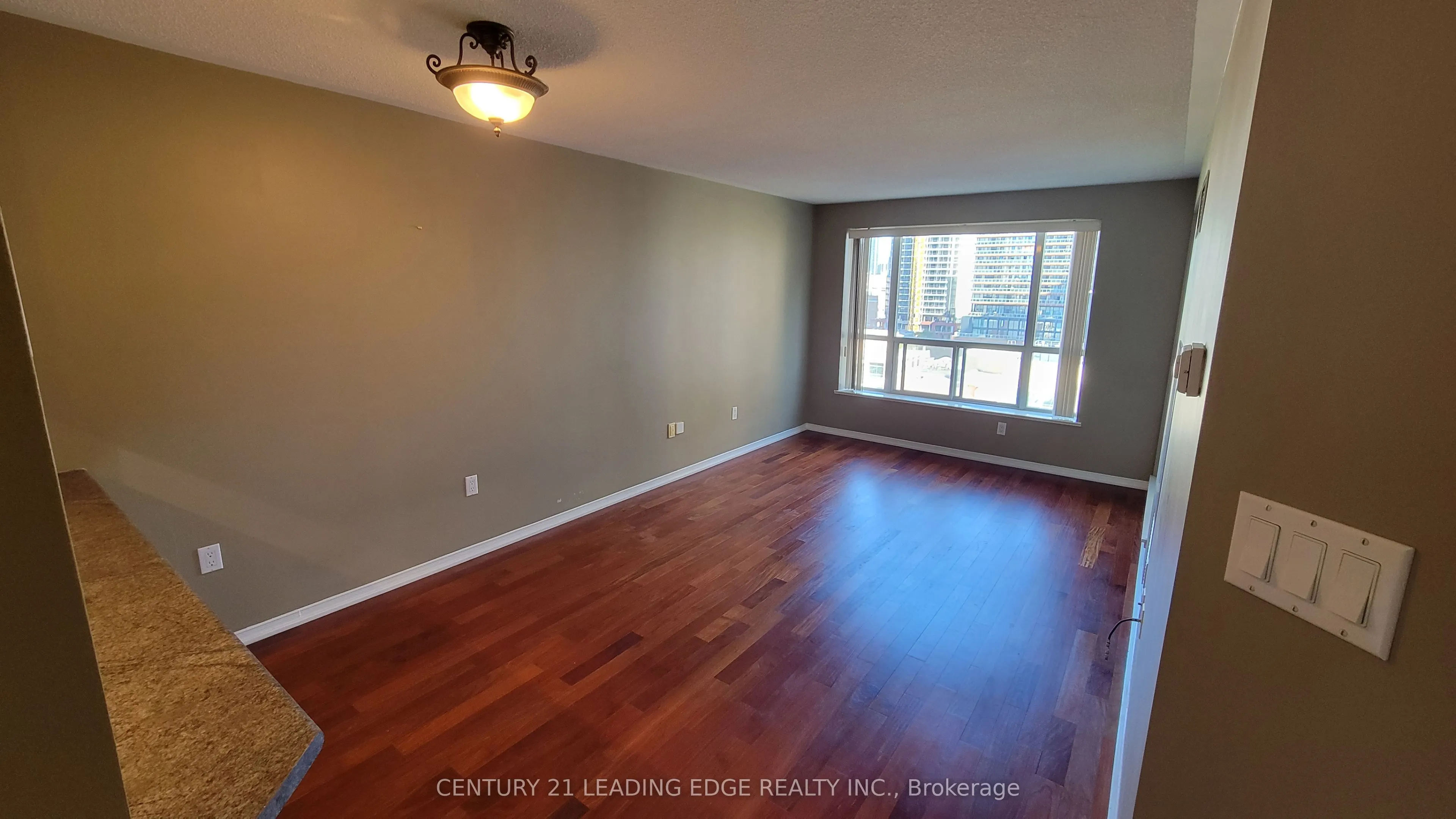 887 Bay Street, #1002