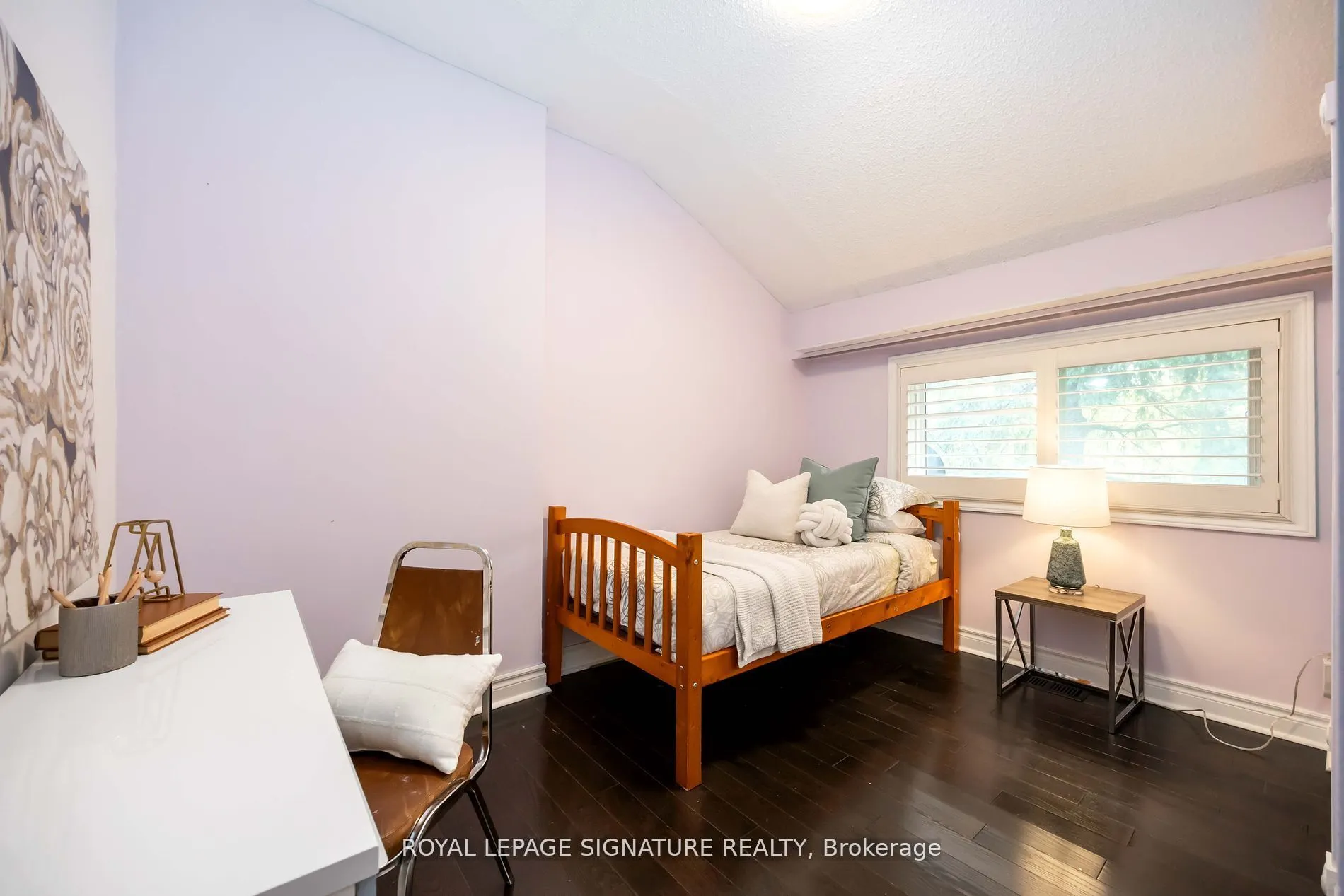 104 Billington Crescent