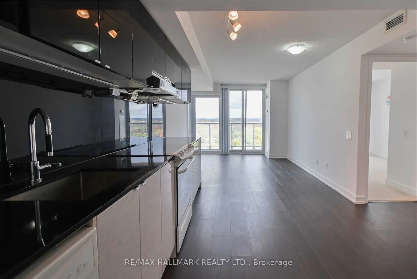 72 Esther Shiner Boulevard, #1510