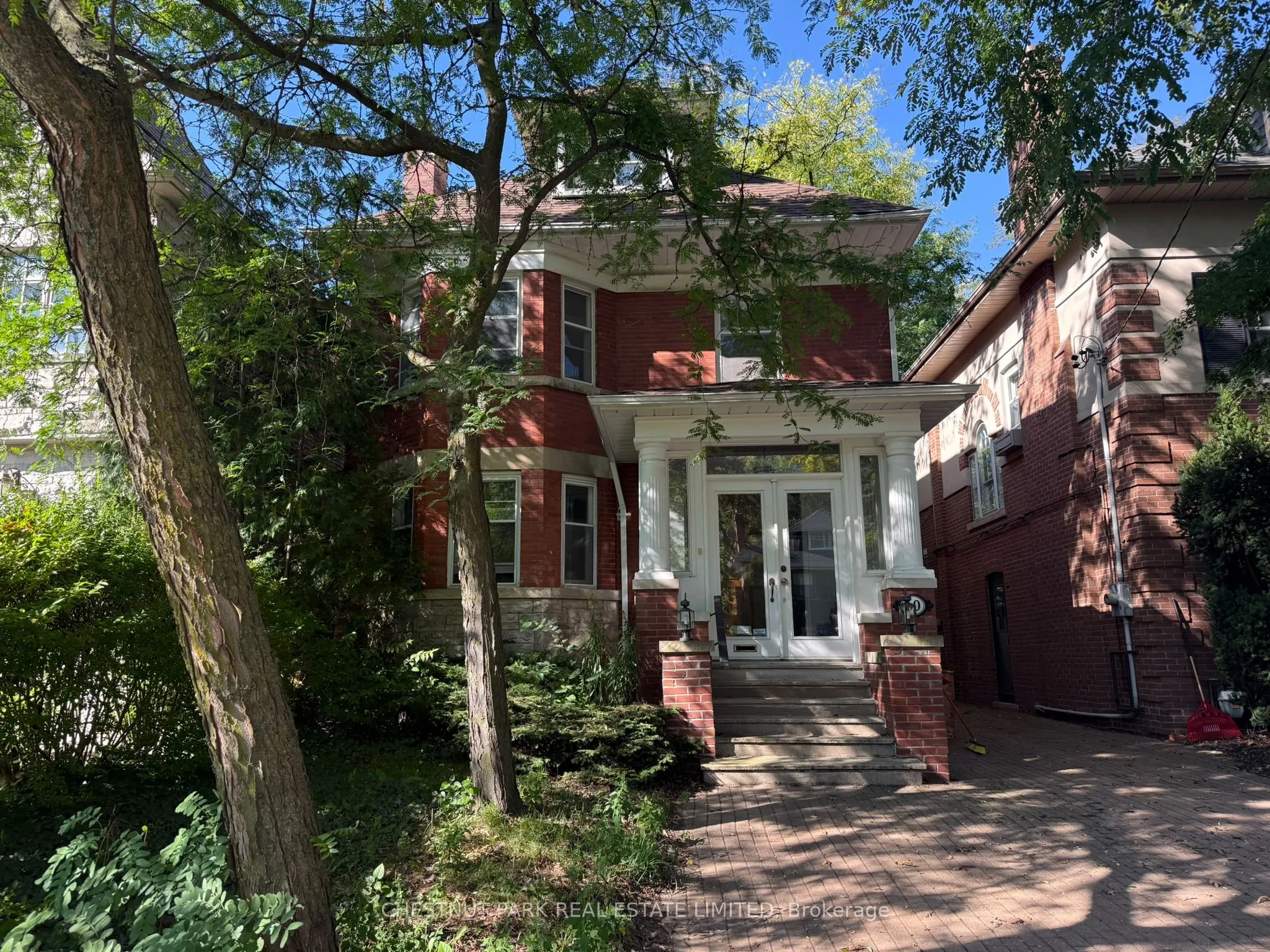 60 Heath Street W