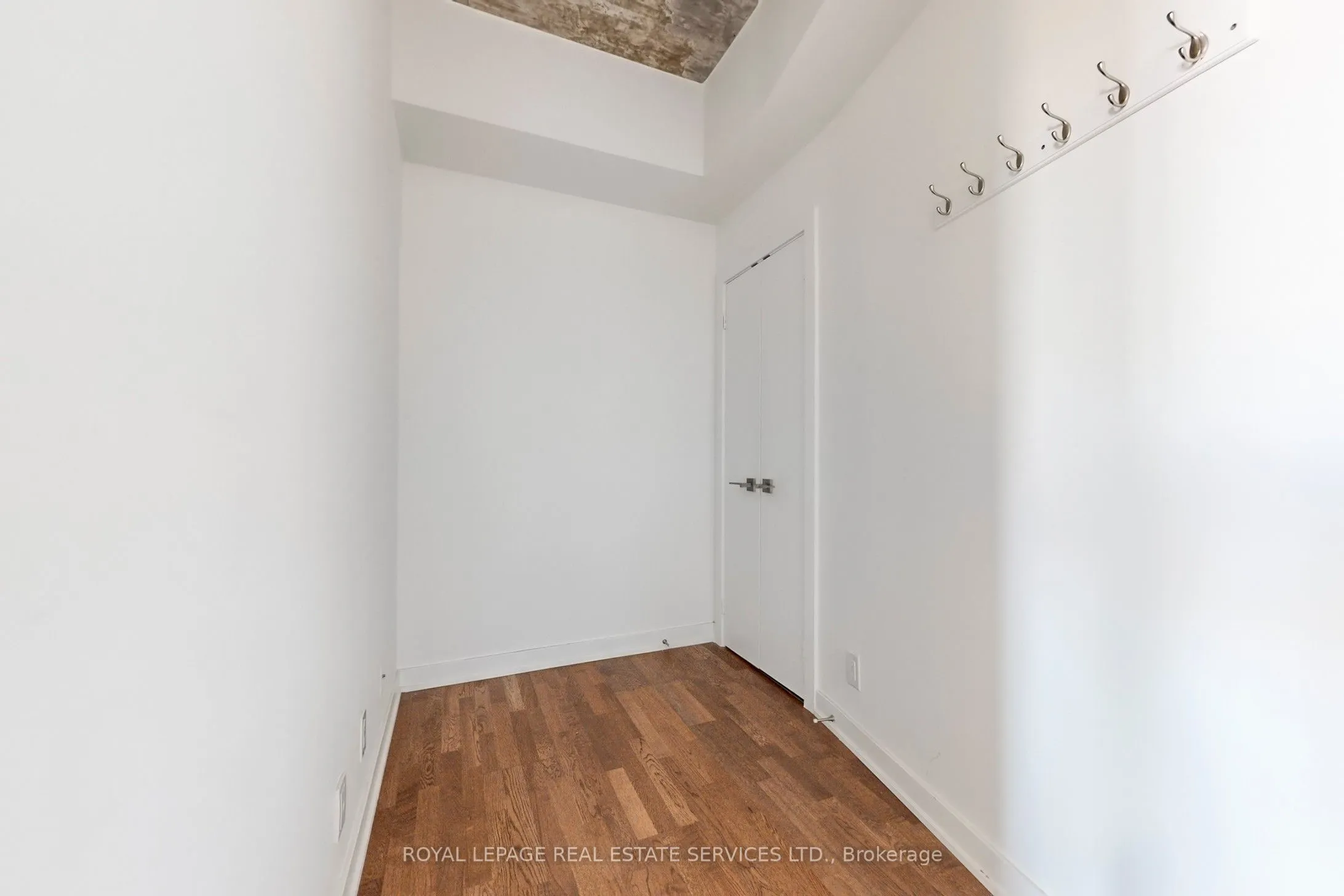 15 Beverley Street, #803