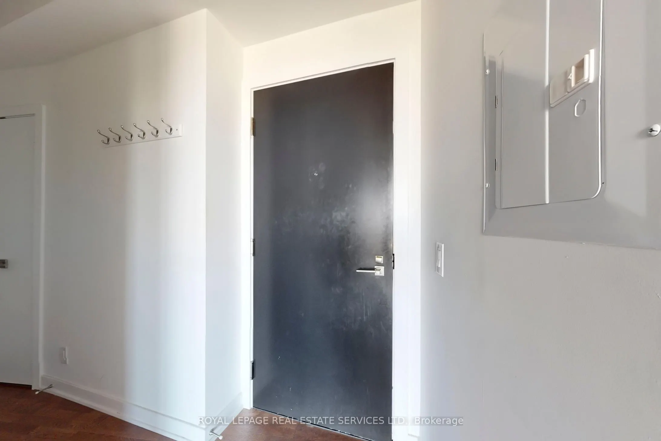 15 Beverley Street, #803