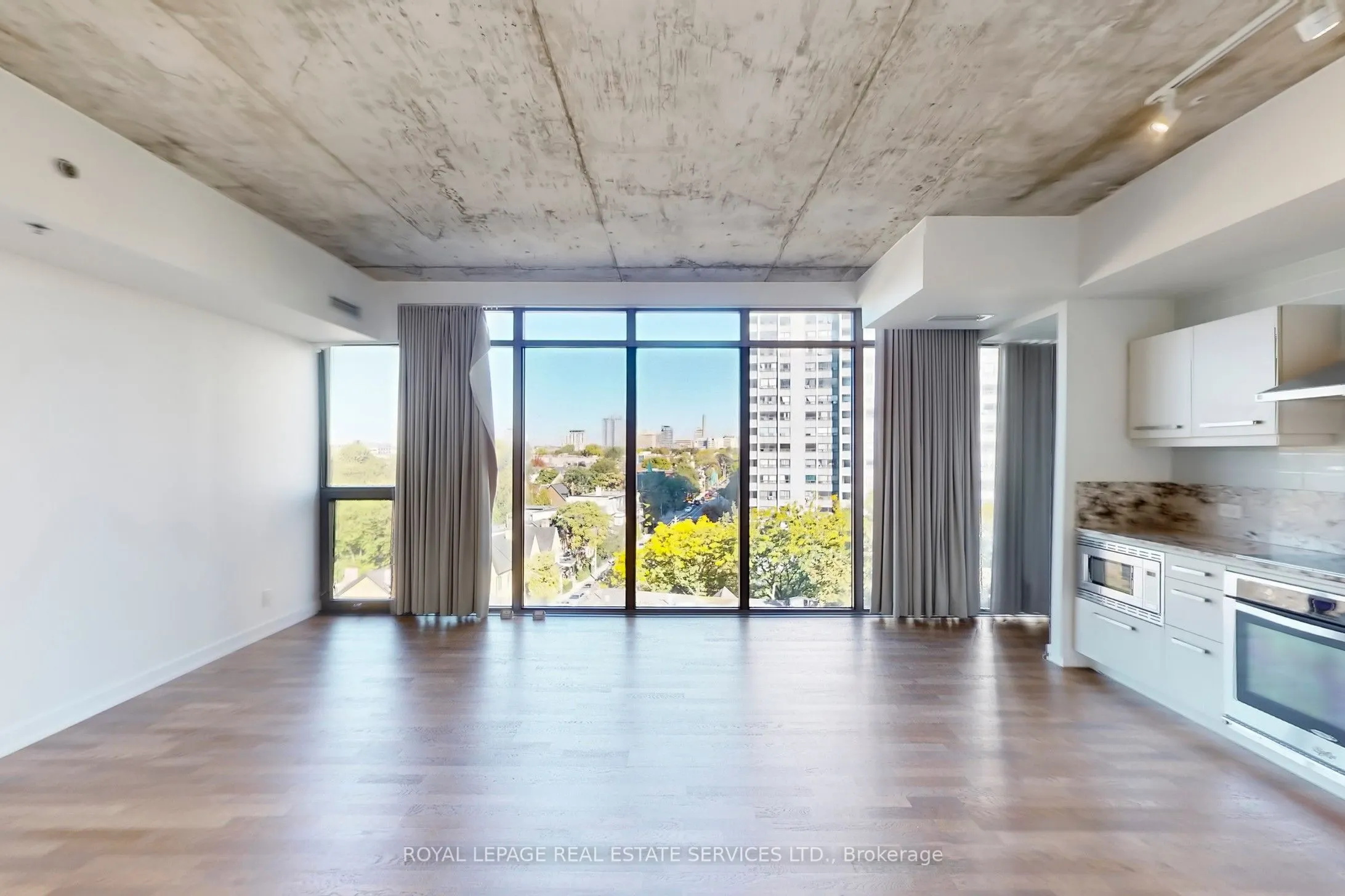15 Beverley Street, #803