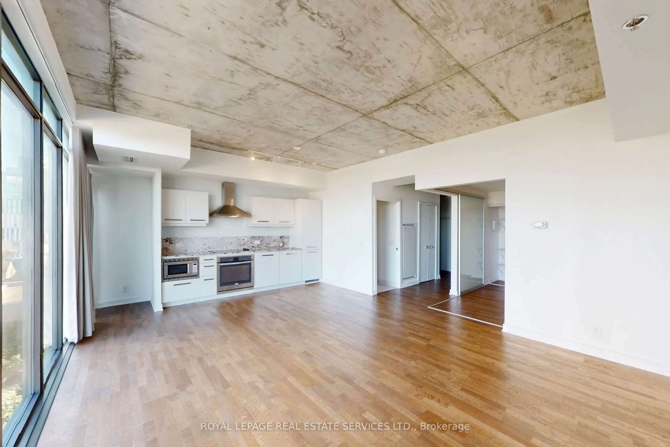 15 Beverley Street, #803