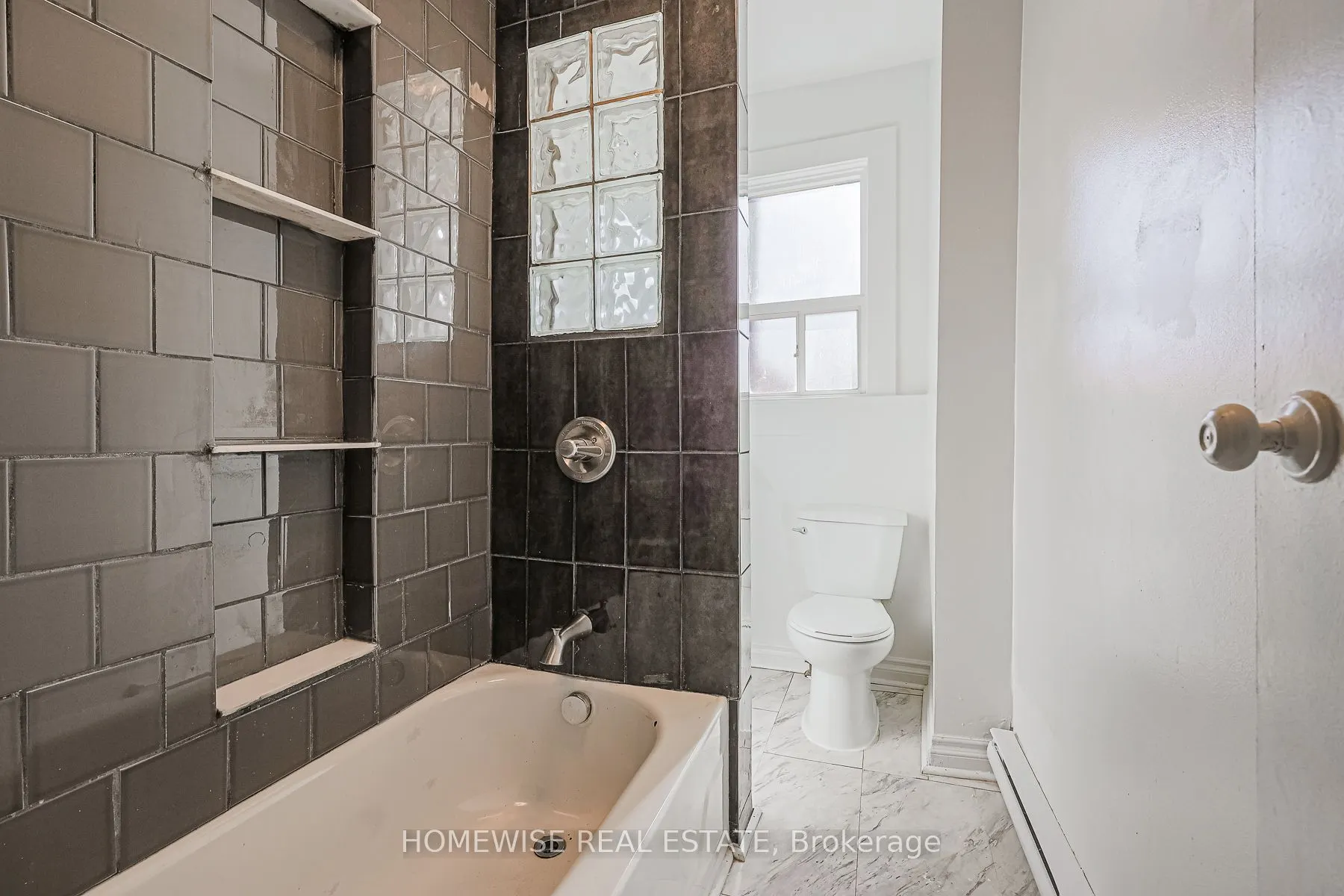 571 St Clair Avenue W