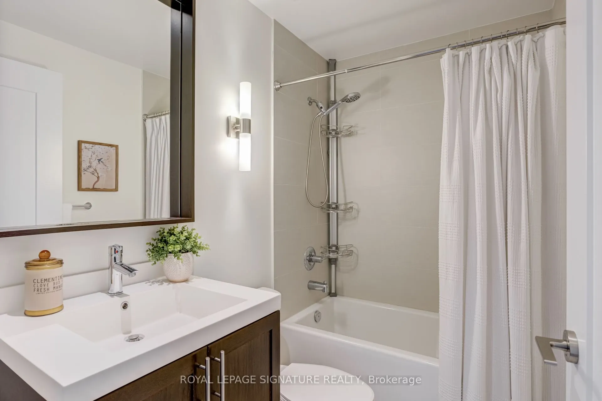 18 Graydon Hall Drive, #205
