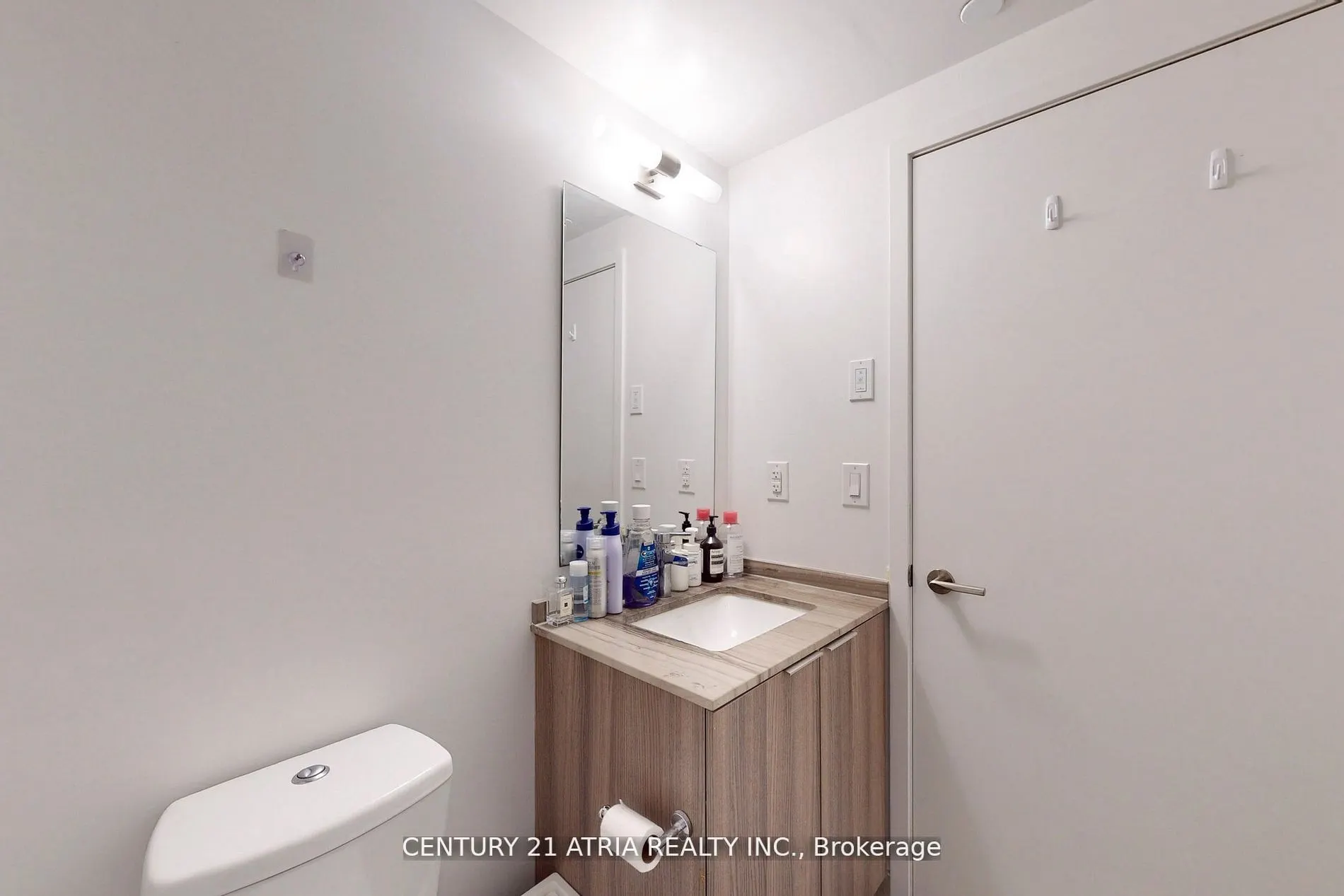11 Wellesley Street W, #5213