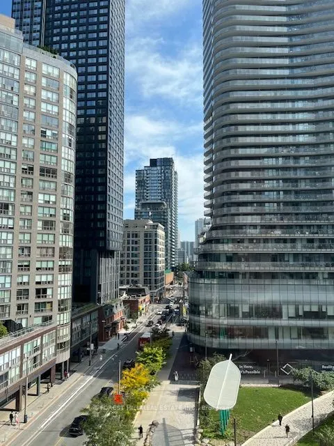 925 Bay Street, #807