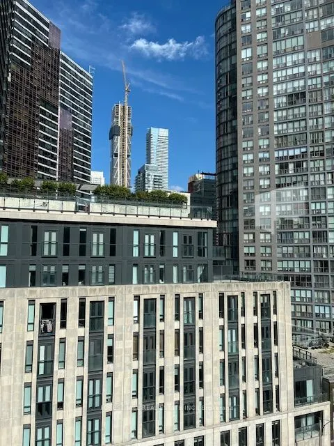 925 Bay Street, #807