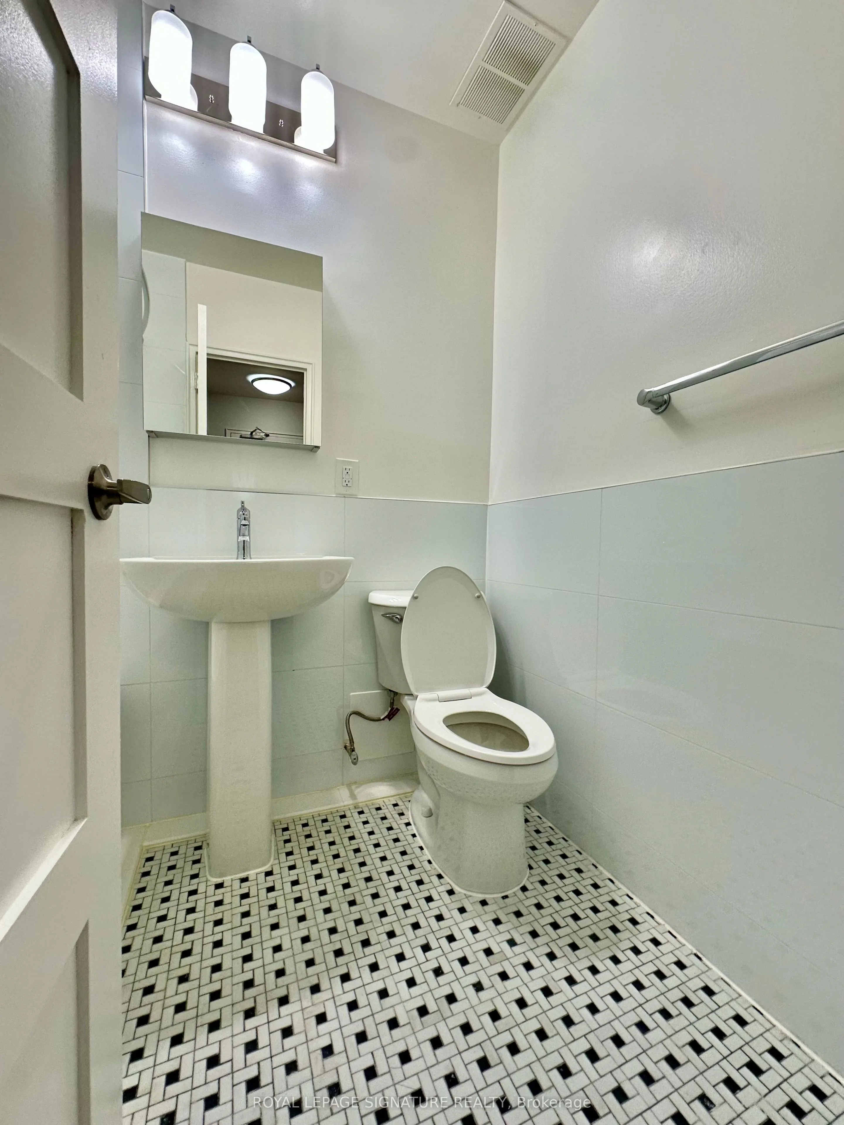 1291 Bayview Avenue, #309