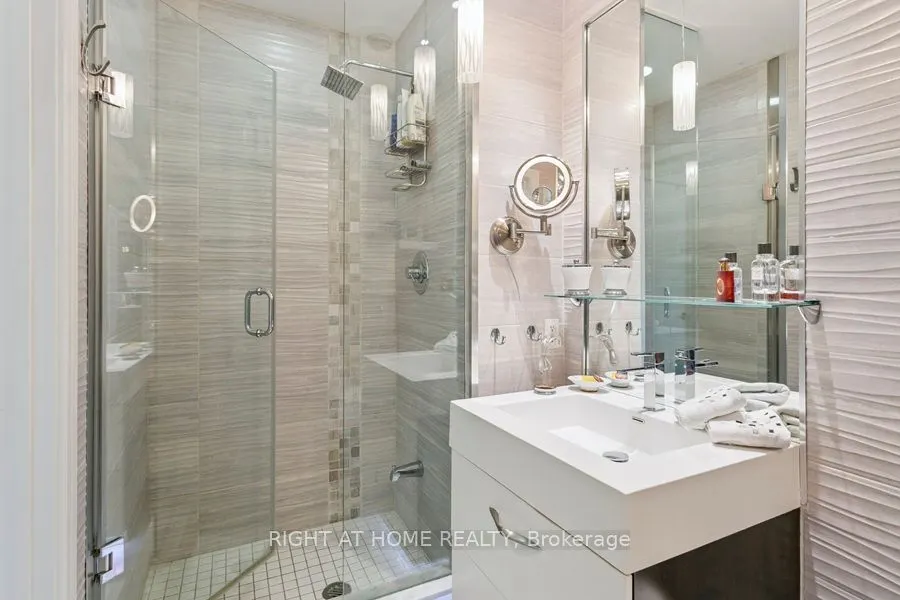 112 George Street, #1204