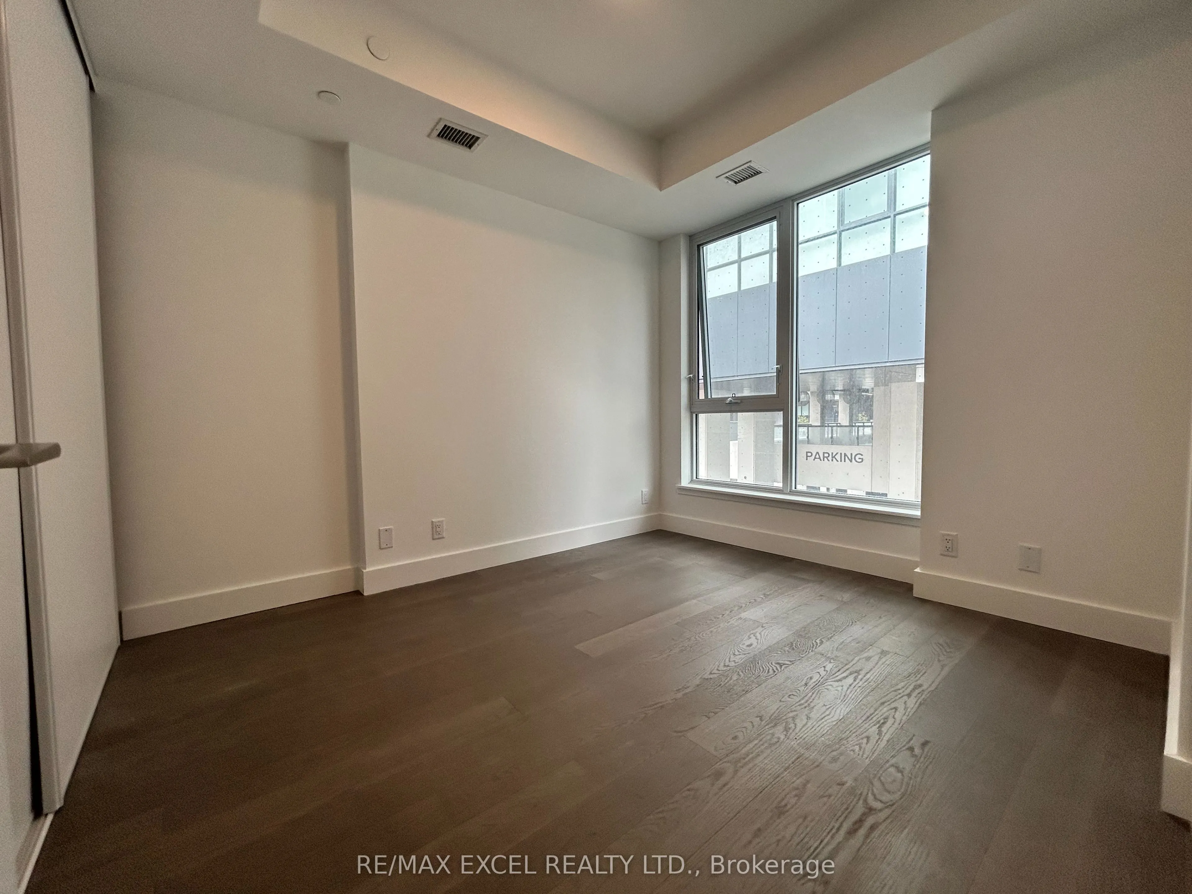 16 Greenbriar Road, #TH 4
