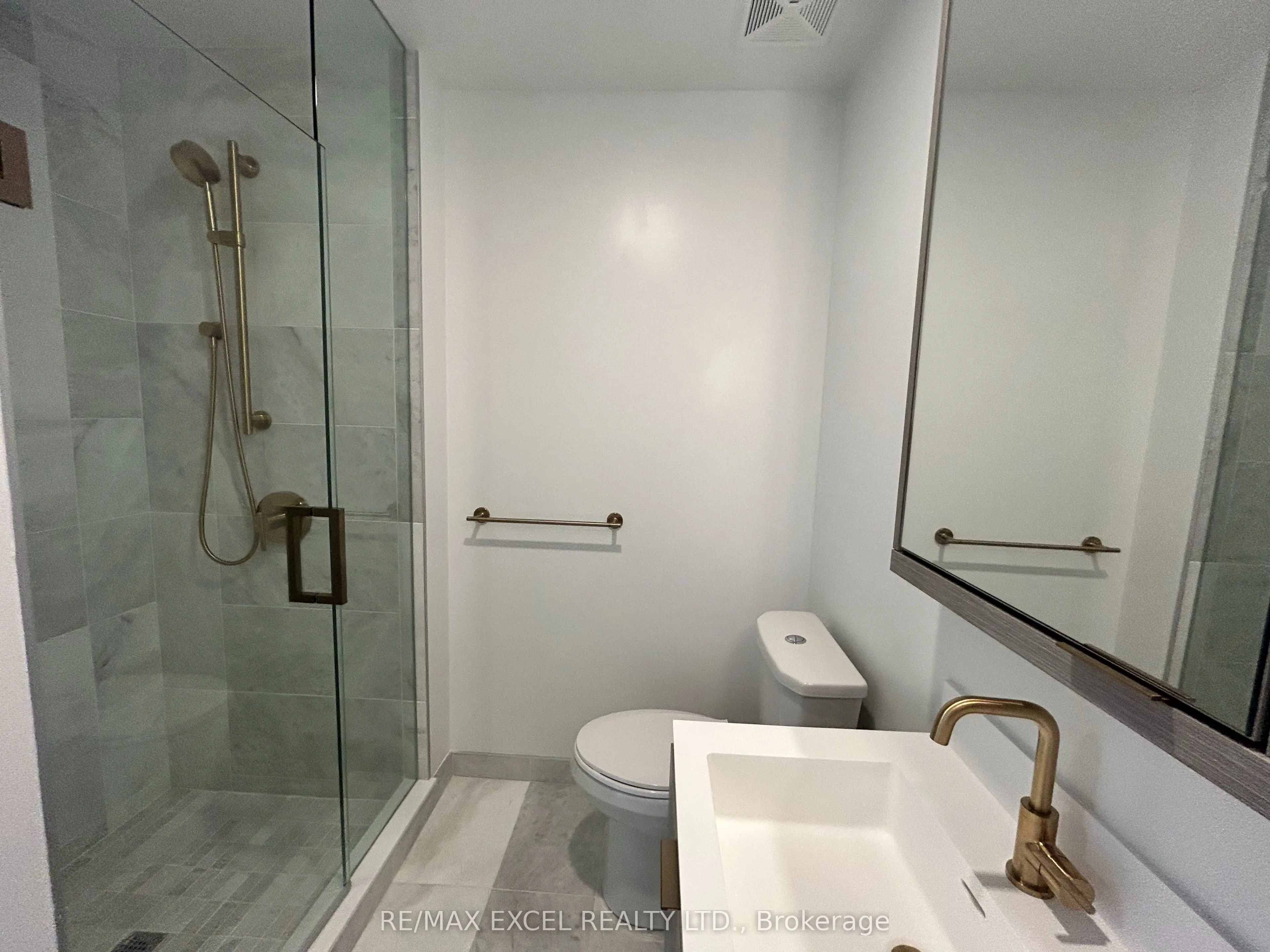 16 Greenbriar Road, #TH 4