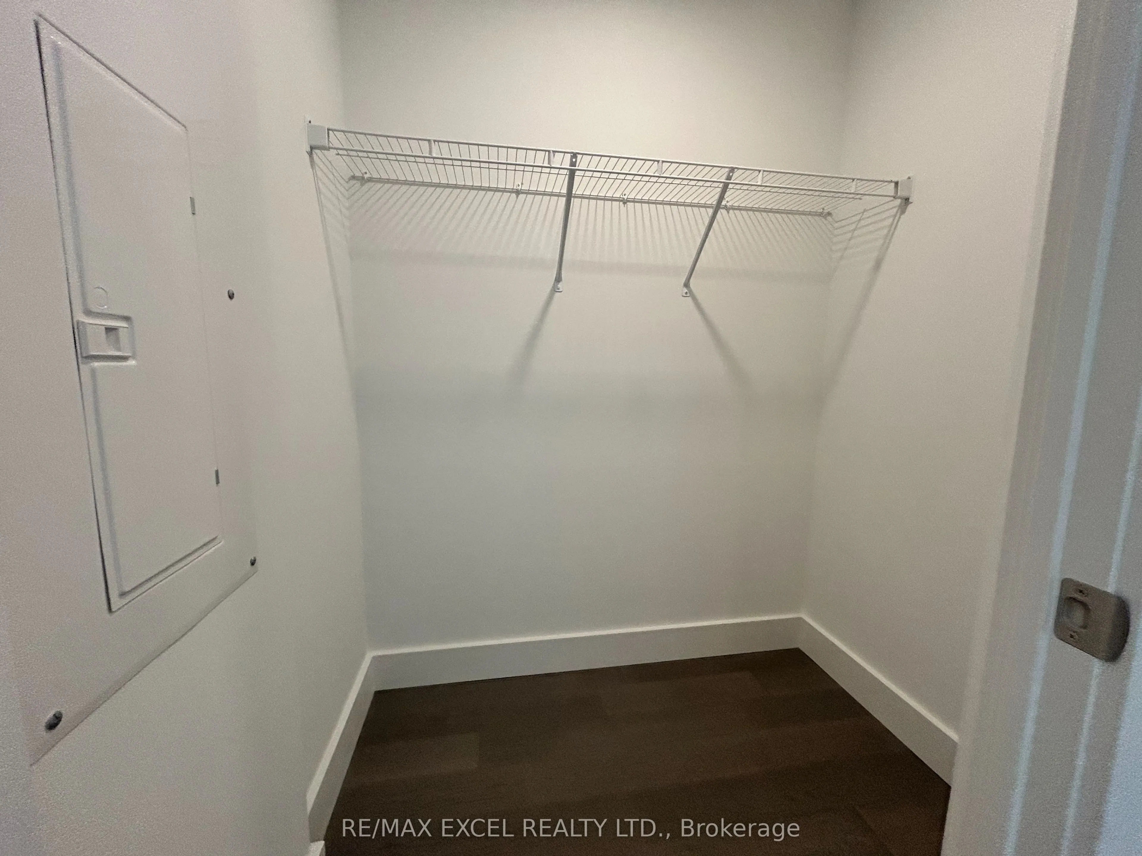 16 Greenbriar Road, #TH 4