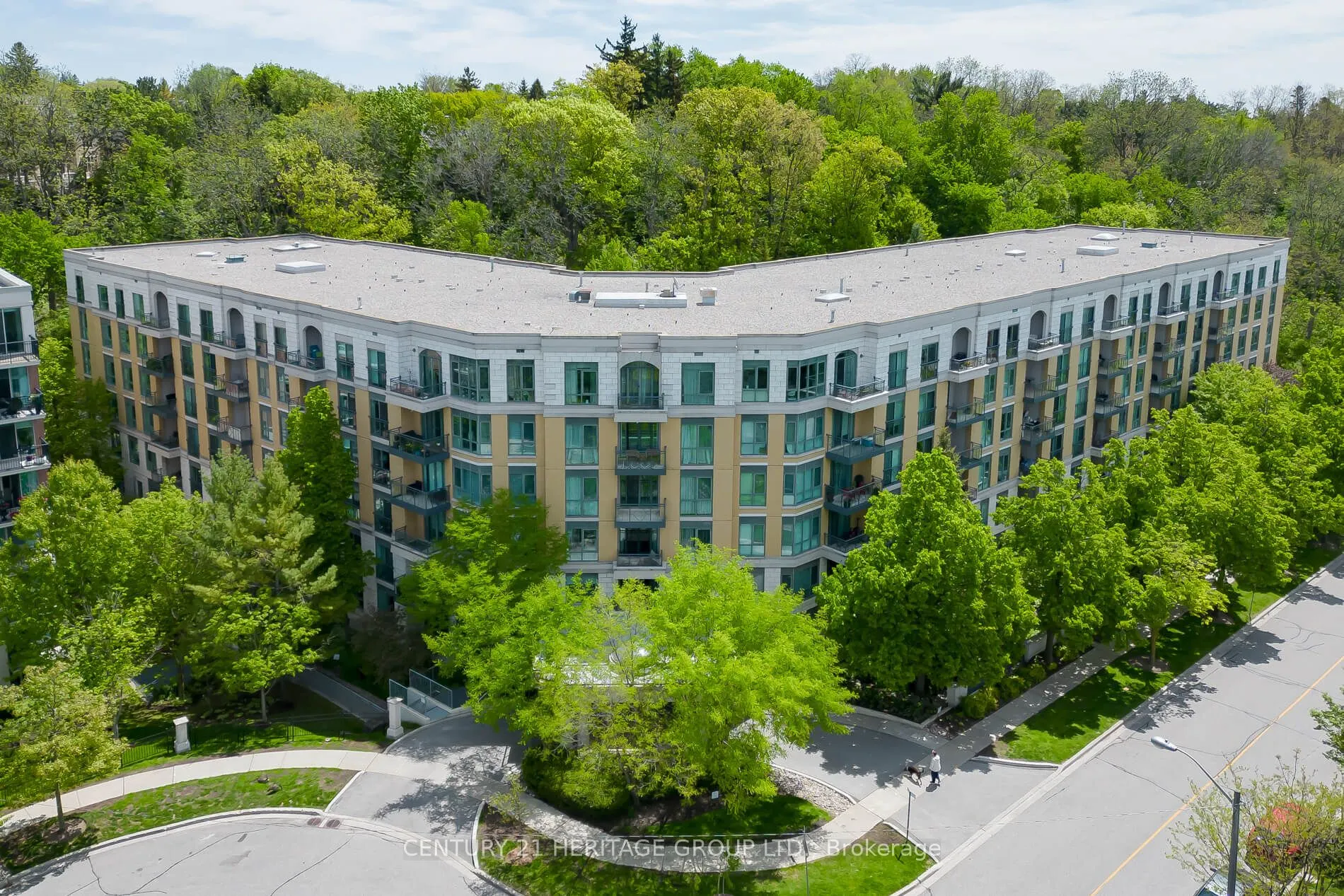 11 William Carson Crescent, #306