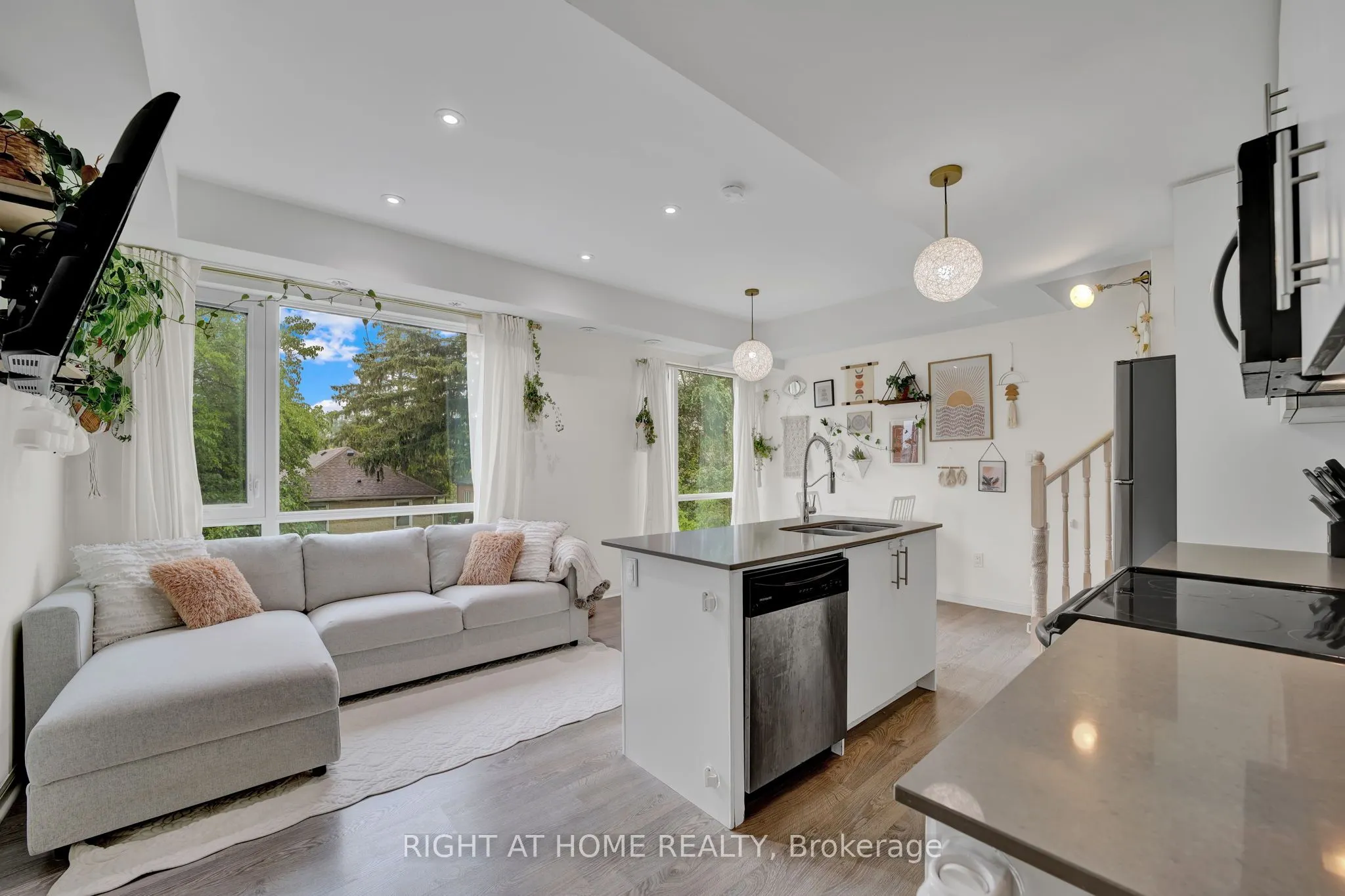 639 Lawrence Avenue W, #312