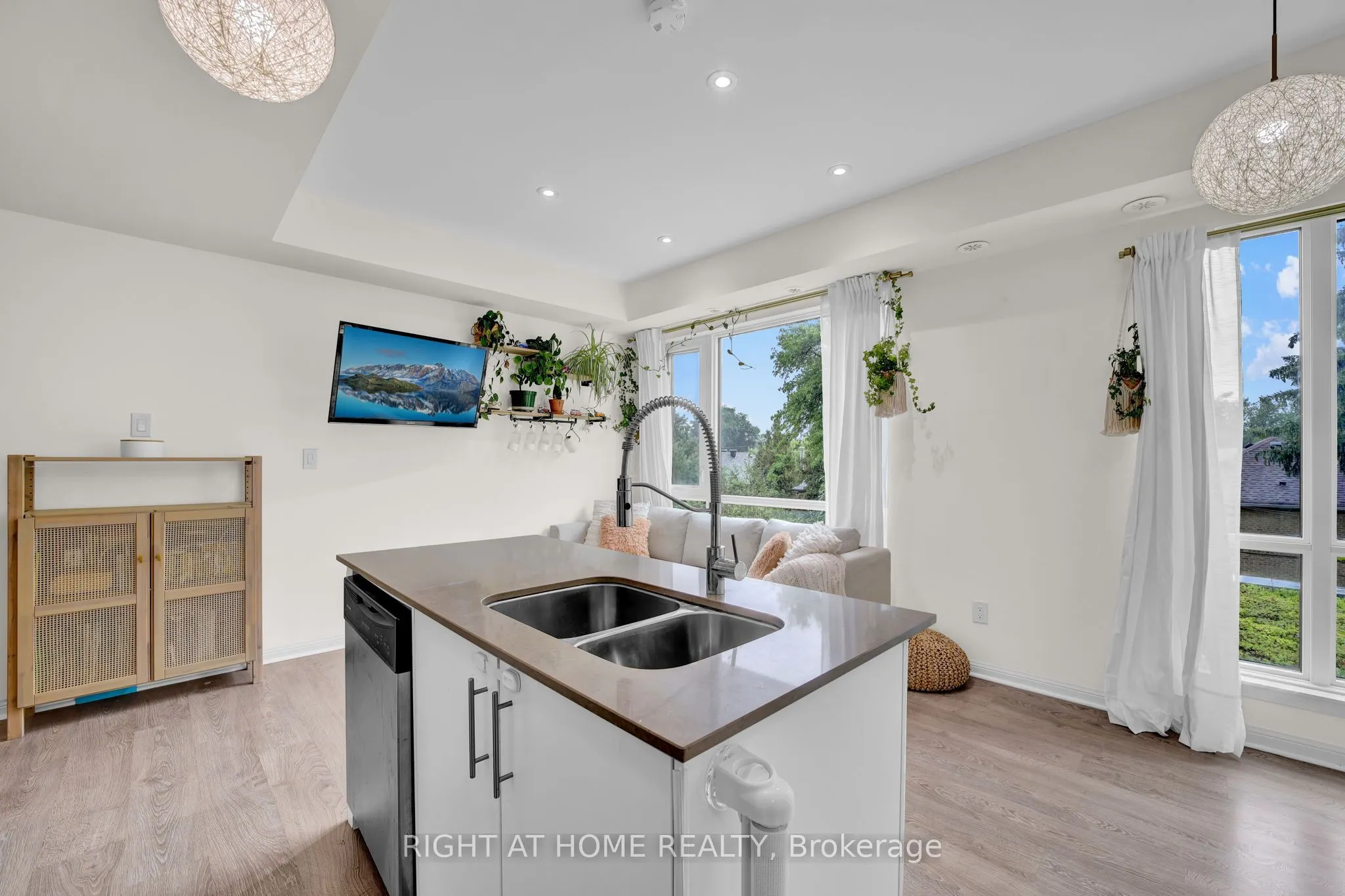 639 Lawrence Avenue W, #312