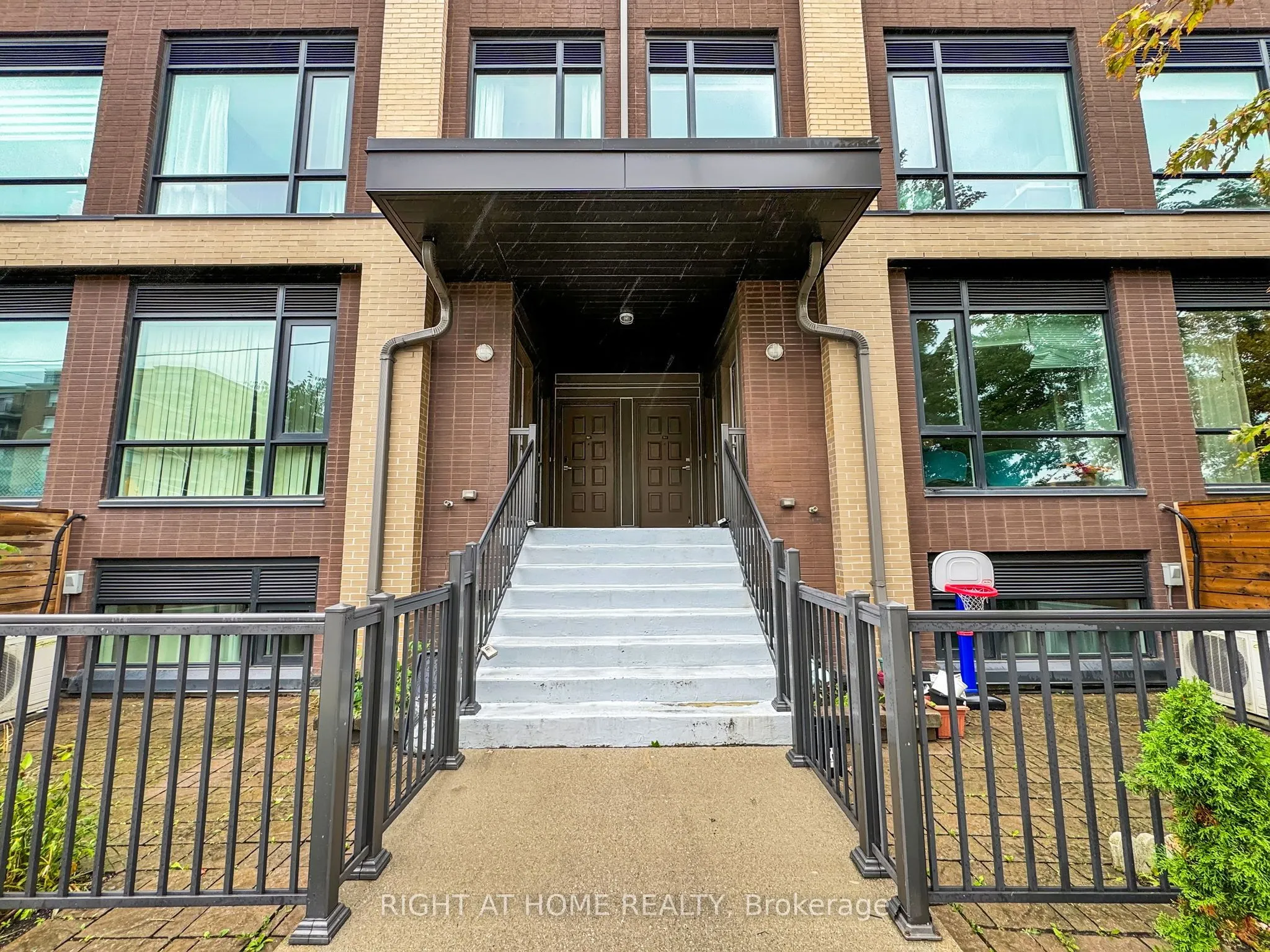 639 Lawrence Avenue W, #312