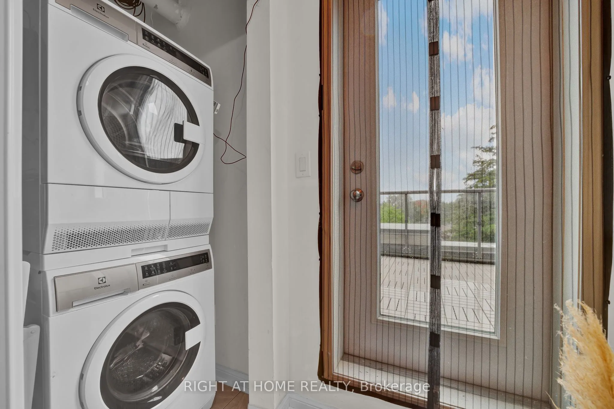 639 Lawrence Avenue W, #312