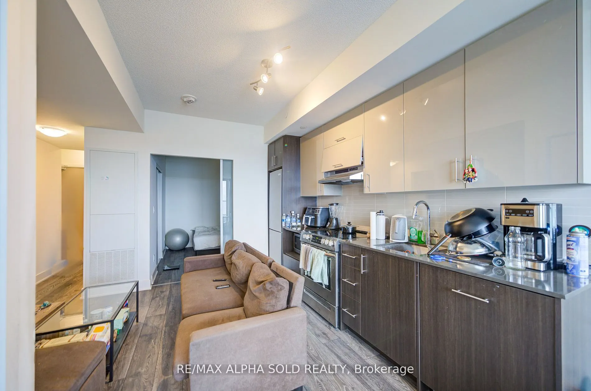 188 Fairview Mall Drive, #618
