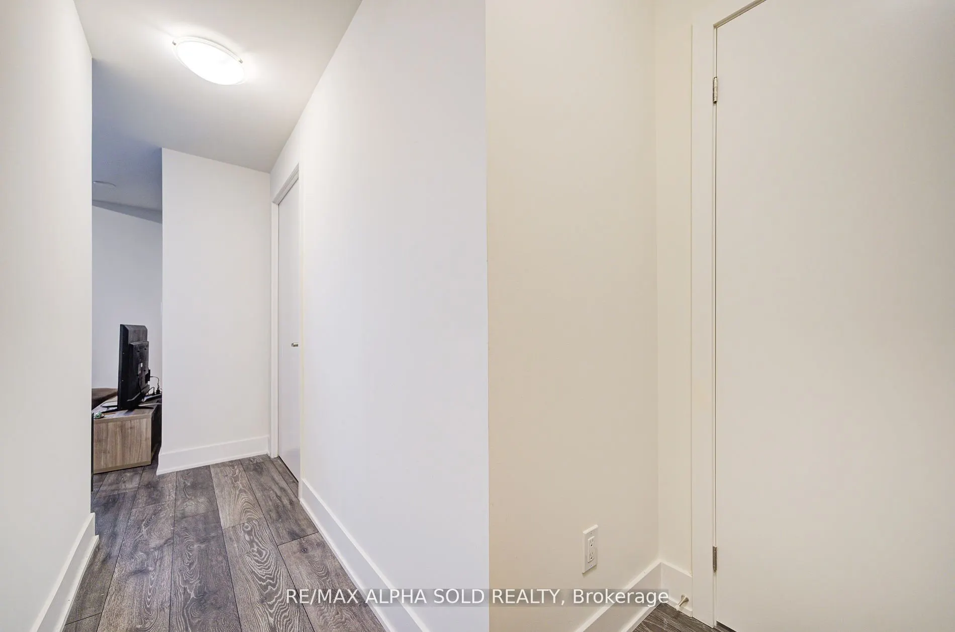 188 Fairview Mall Drive, #618