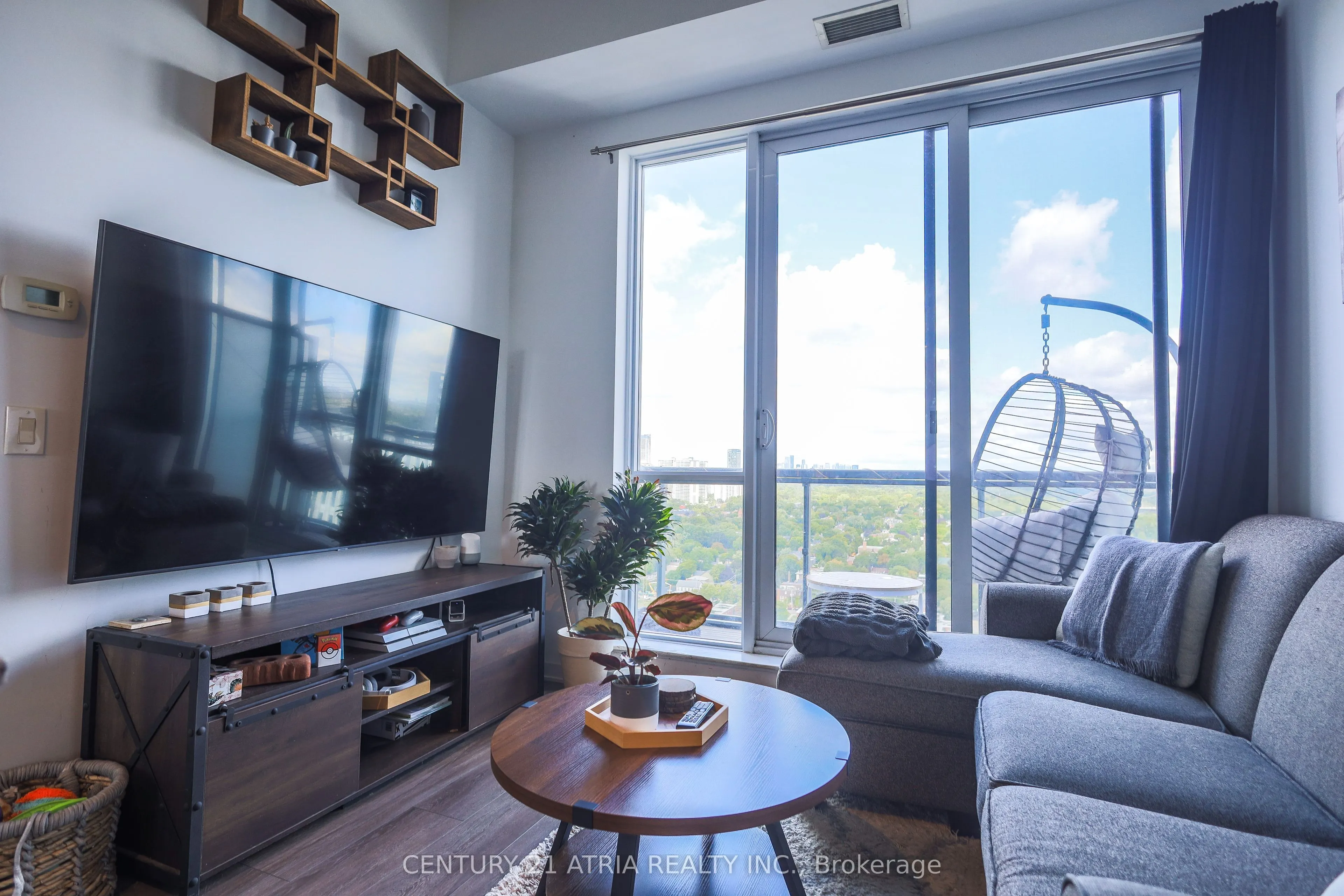 55 Regent park Boulevard, #PH 2910