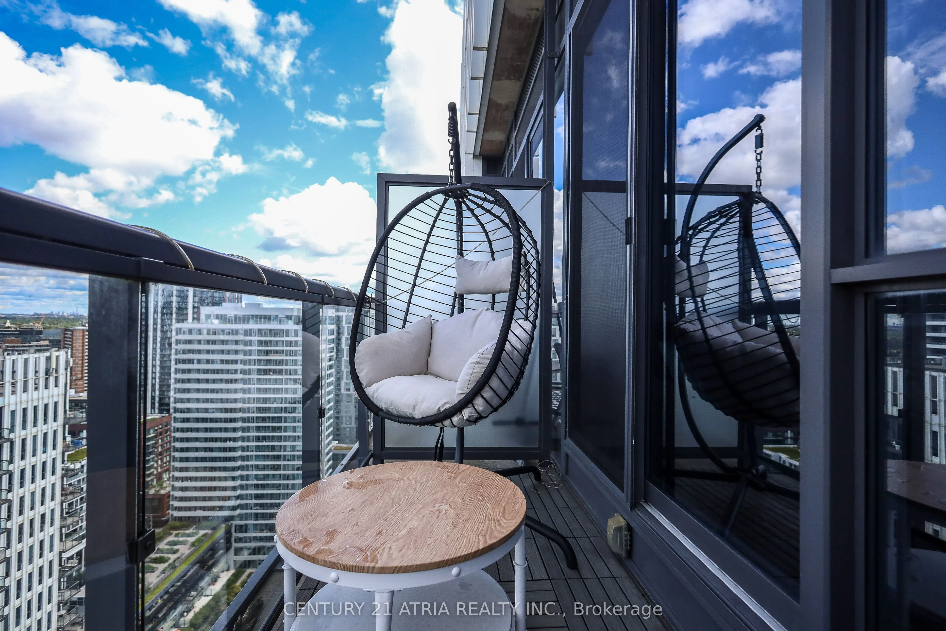 55 Regent park Boulevard, #PH 2910