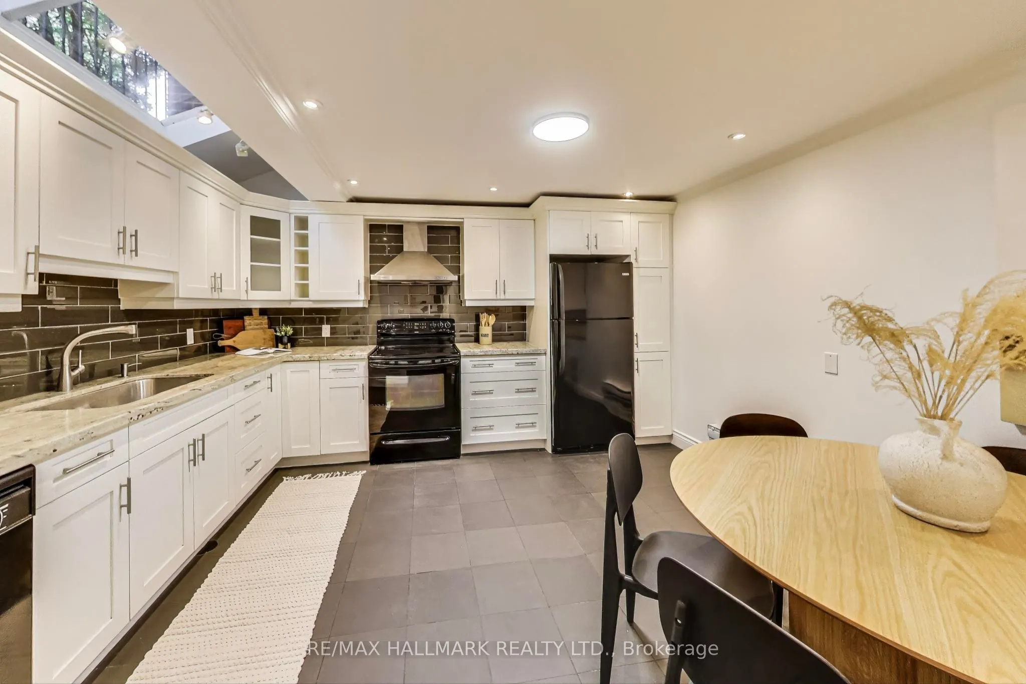 88 Poulett Street