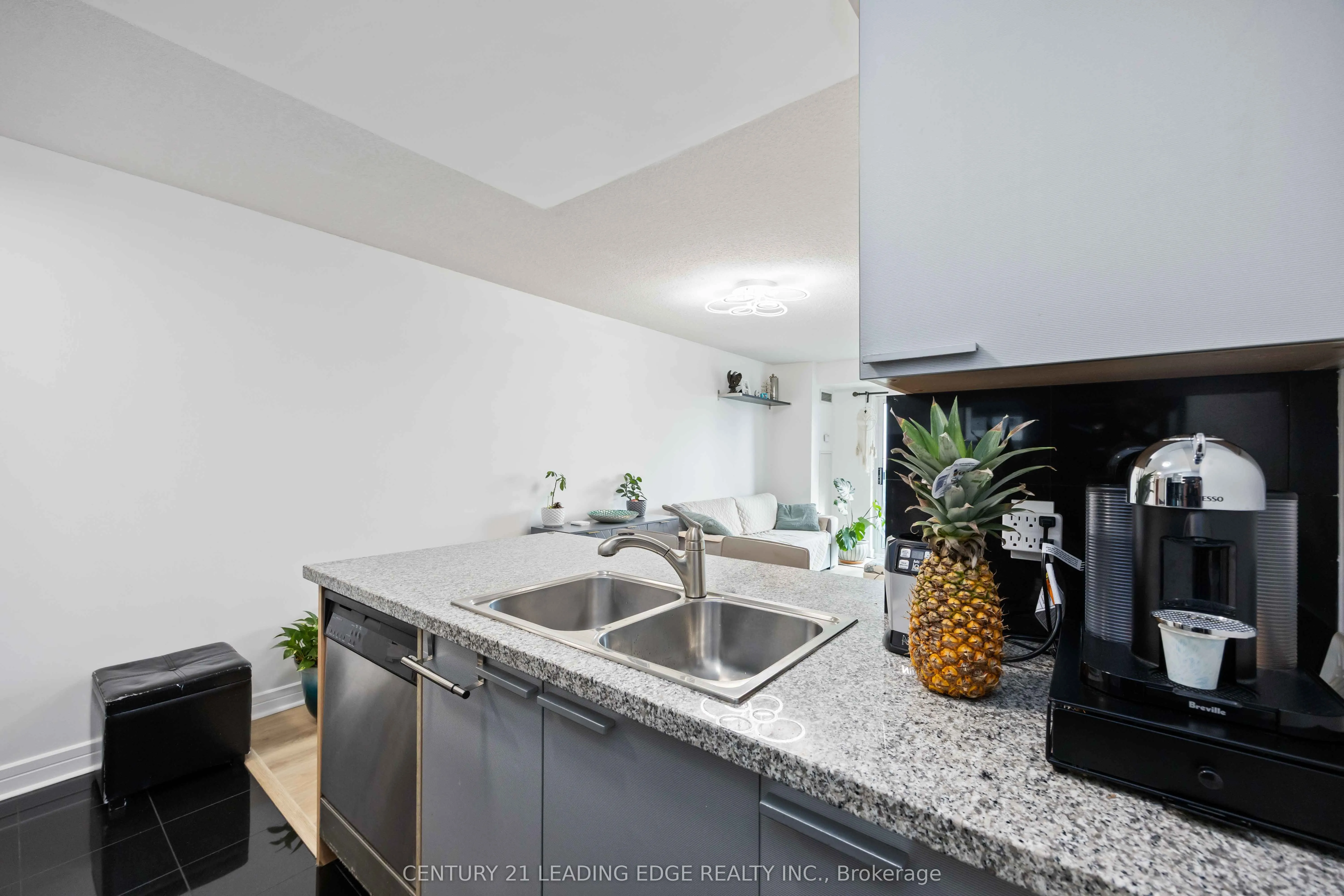 18 Harrison Garden Boulevard, #2008