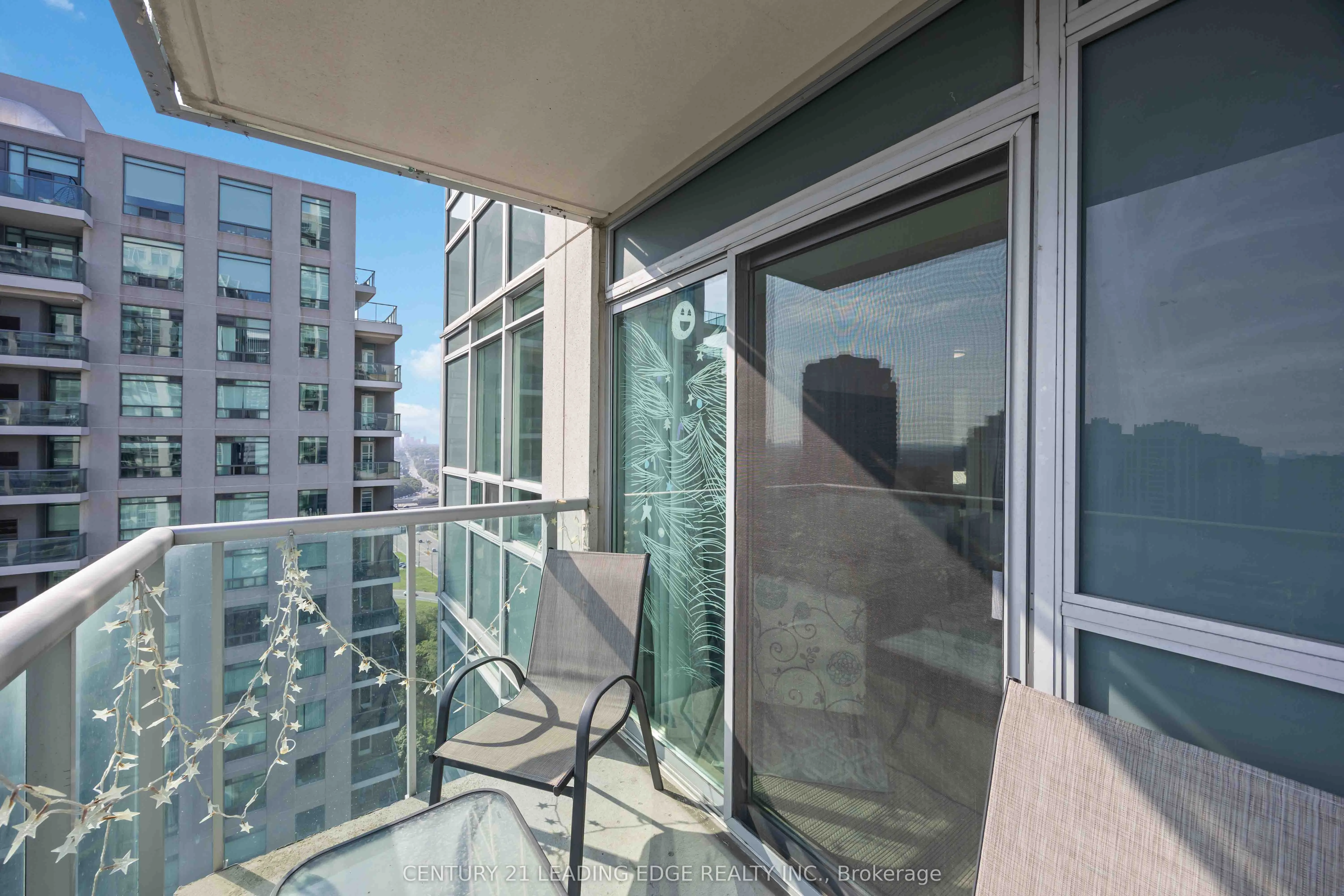 18 Harrison Garden Boulevard, #2008