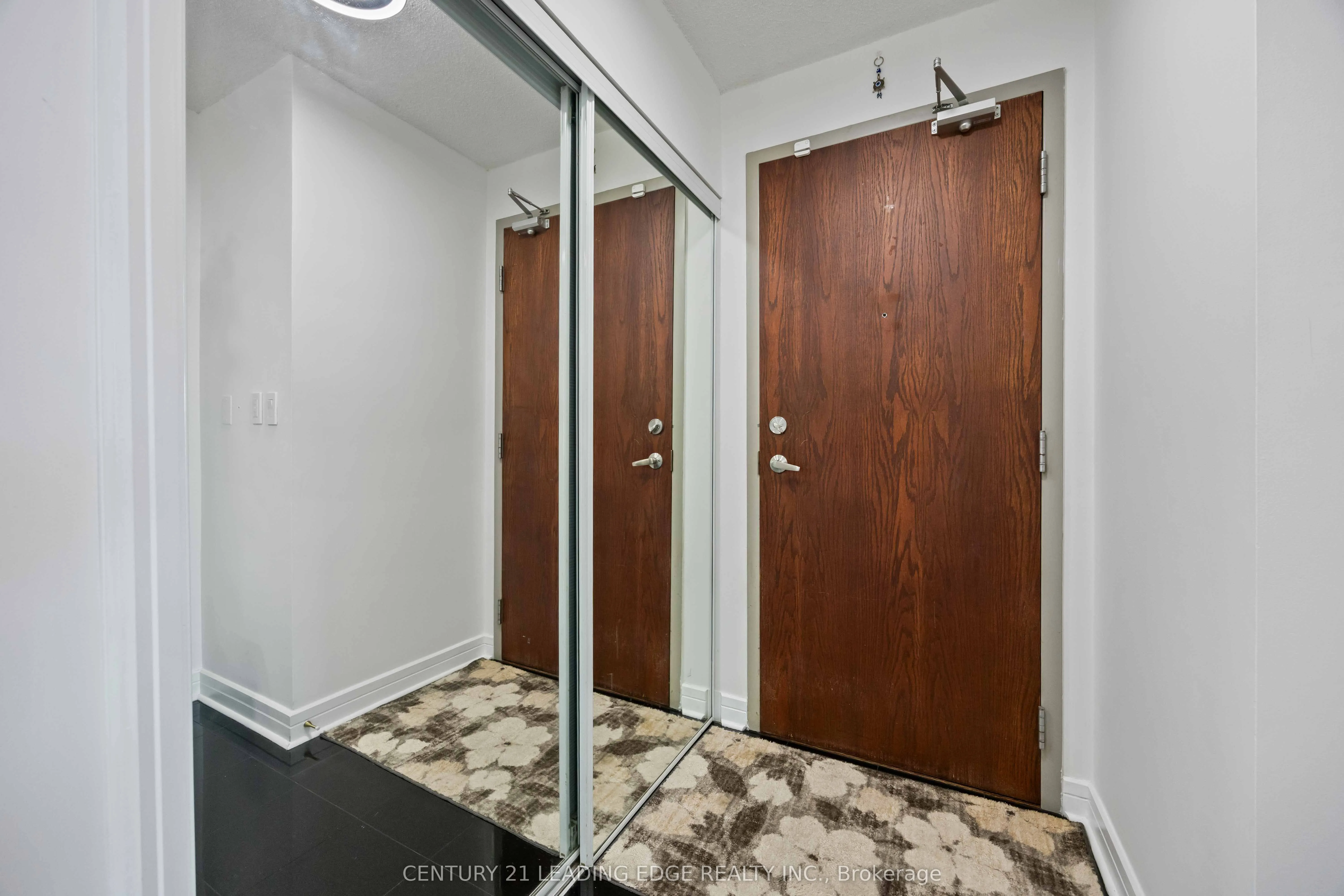18 Harrison Garden Boulevard, #2008