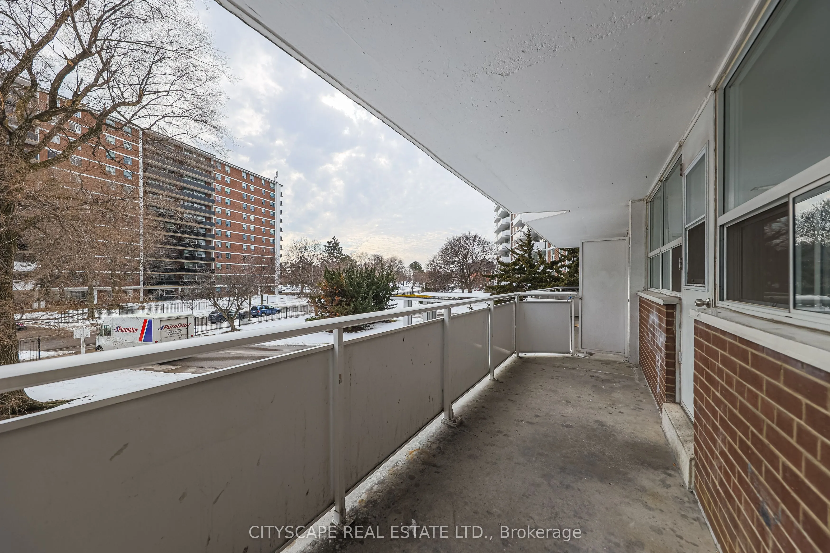 100 Rowena Drive, #609