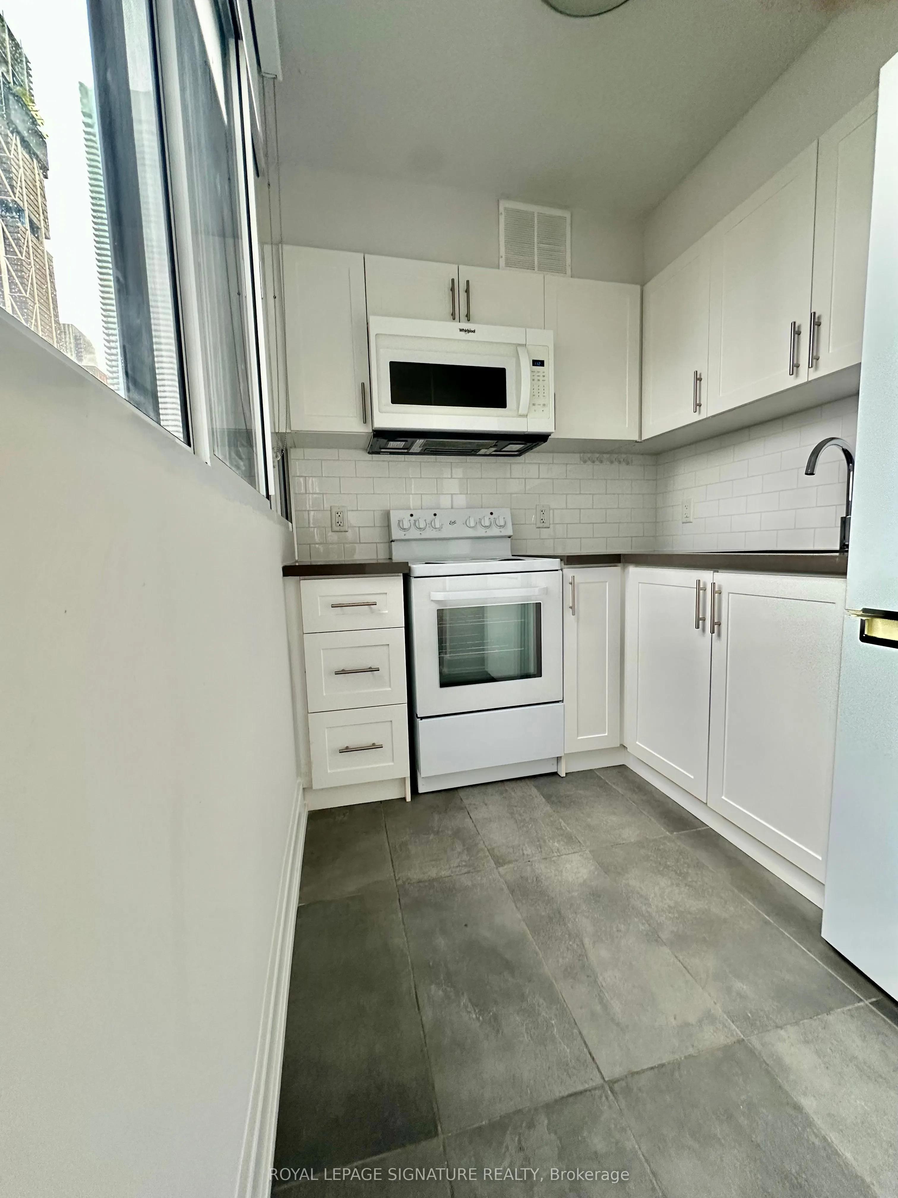 33 Isabella Street, #1414