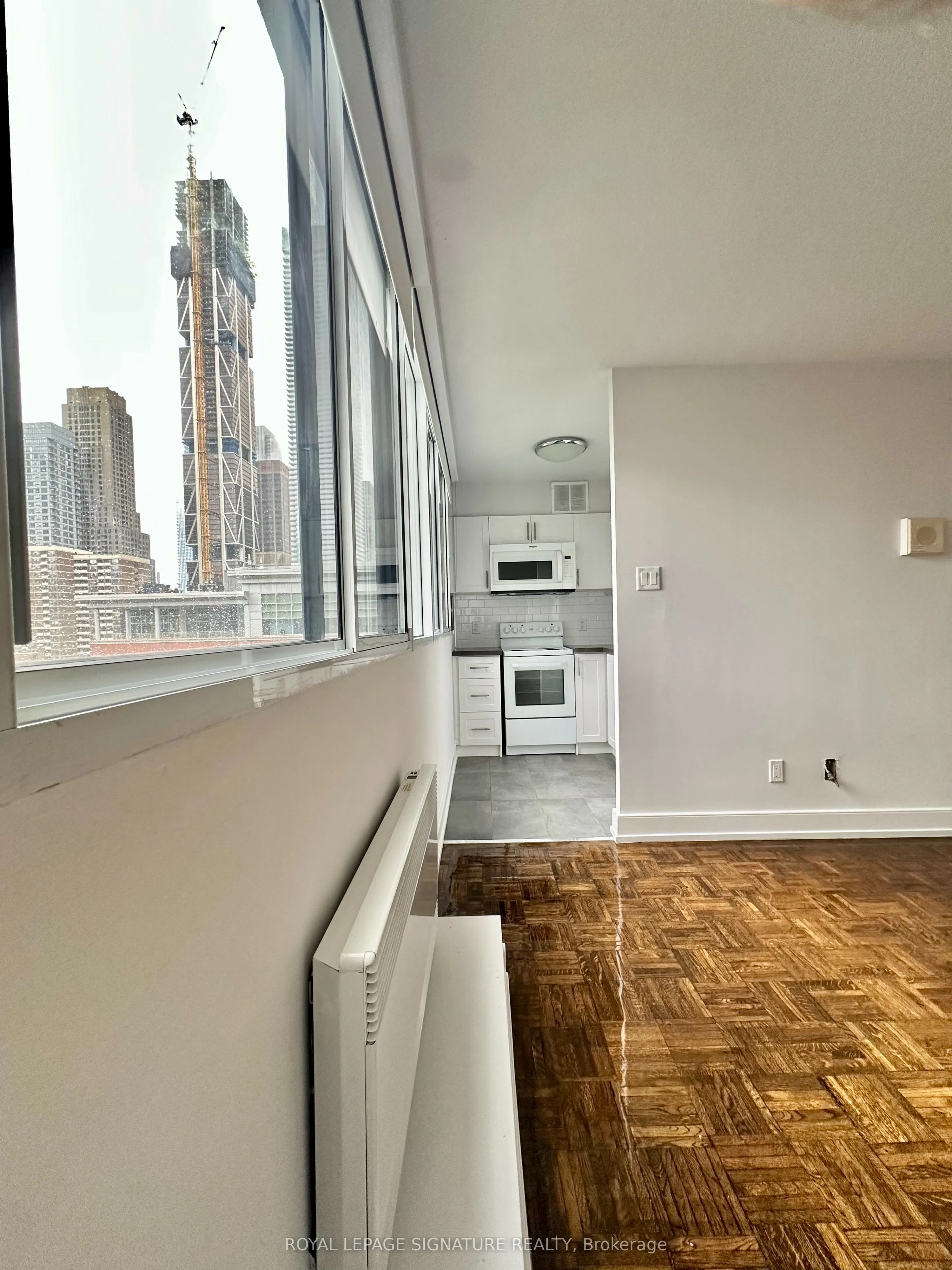 33 Isabella Street, #1414