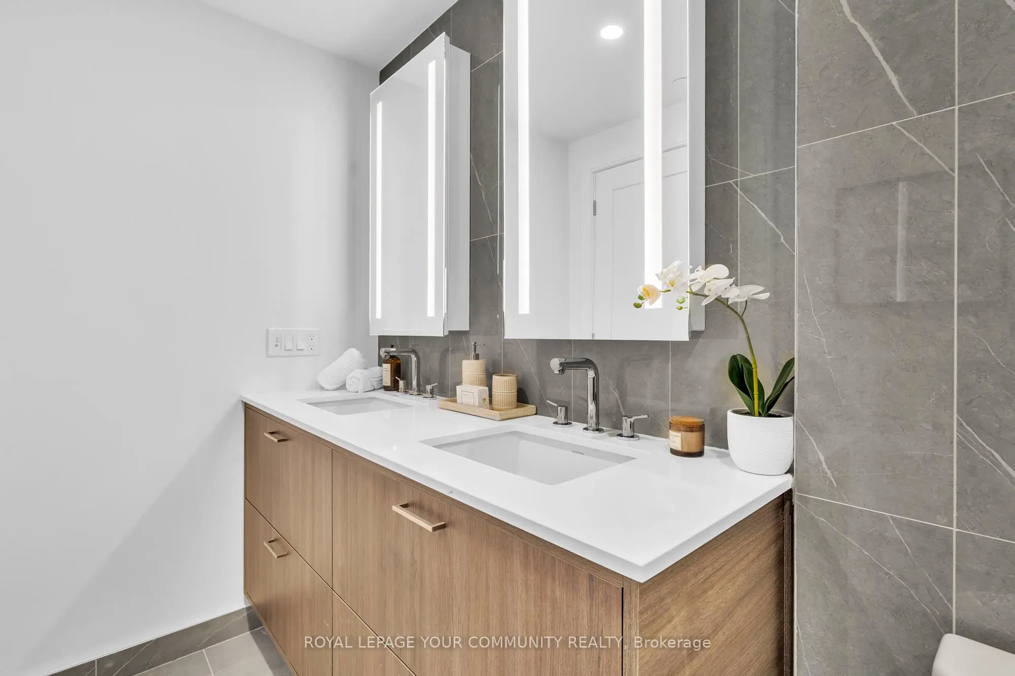 10 Inn on the Parc Drive, #101